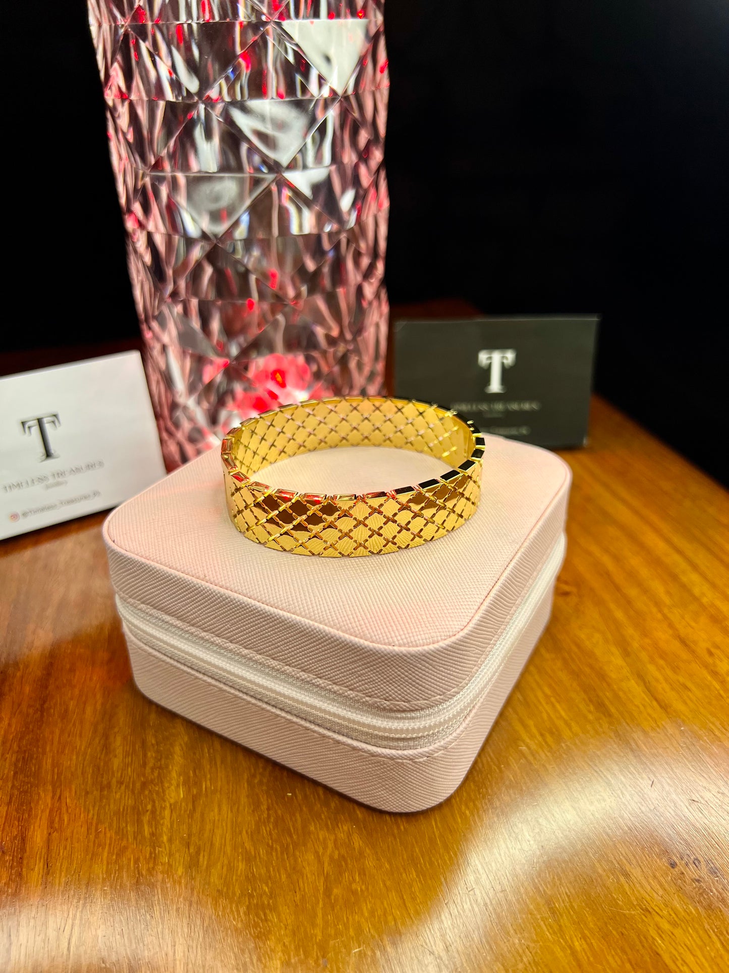 Premium Quality Stainless Steel 18k Honey Comb Luxury Handcuff