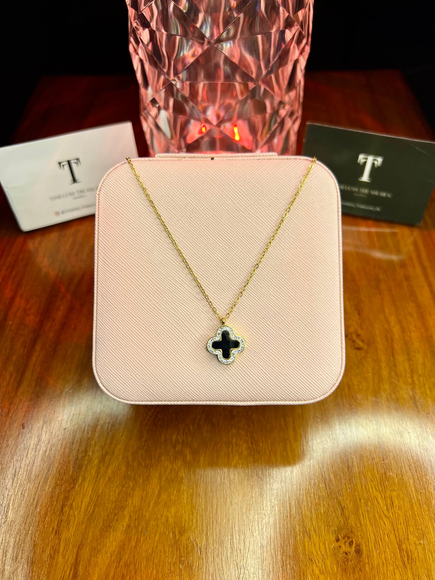 Premium Quality Stainless Steel 18k Double Side White and Black Luxury Clover Necklace