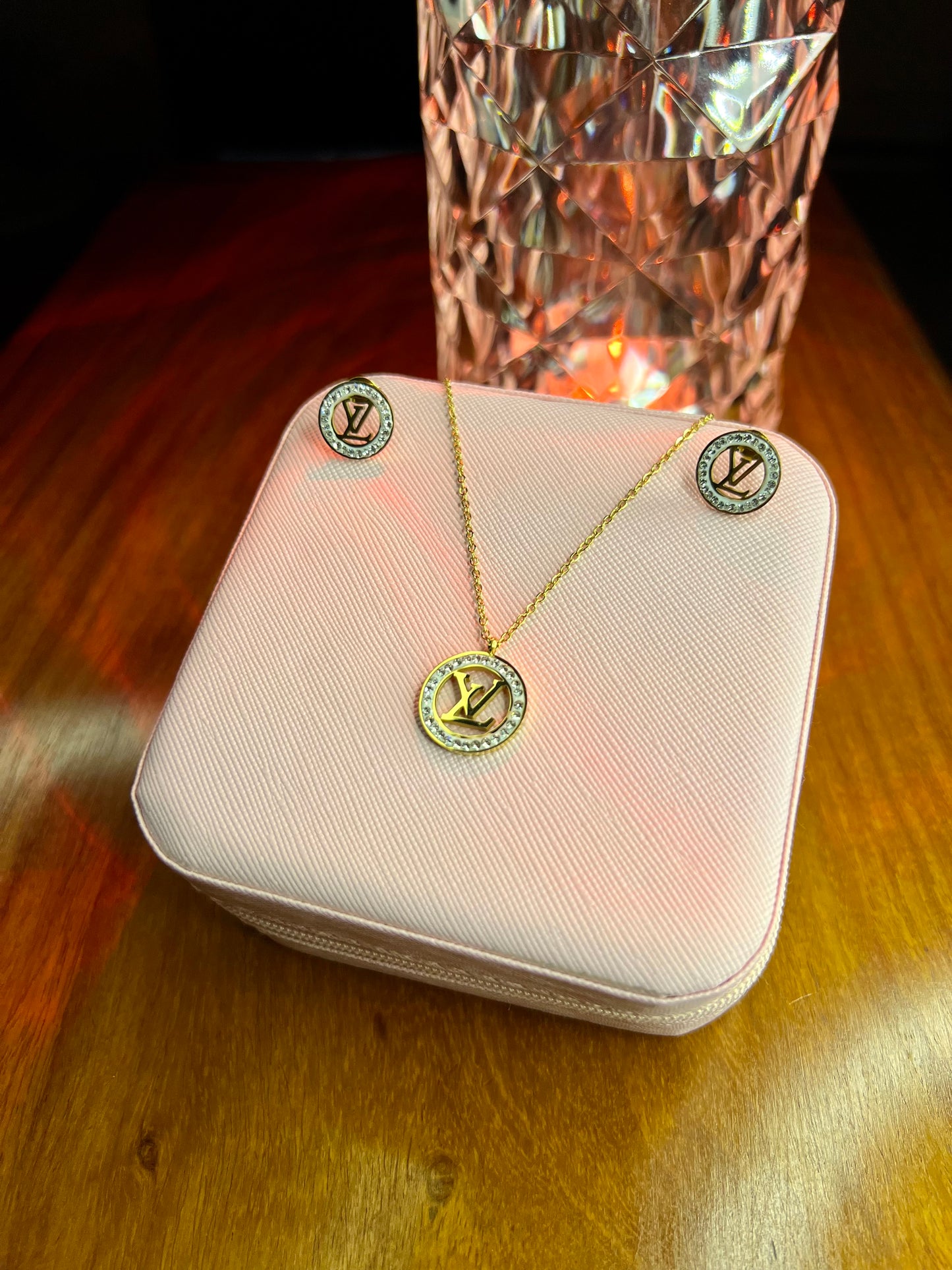 Premium Quality Stainless Steel 18k Lv Necklace Earring Set