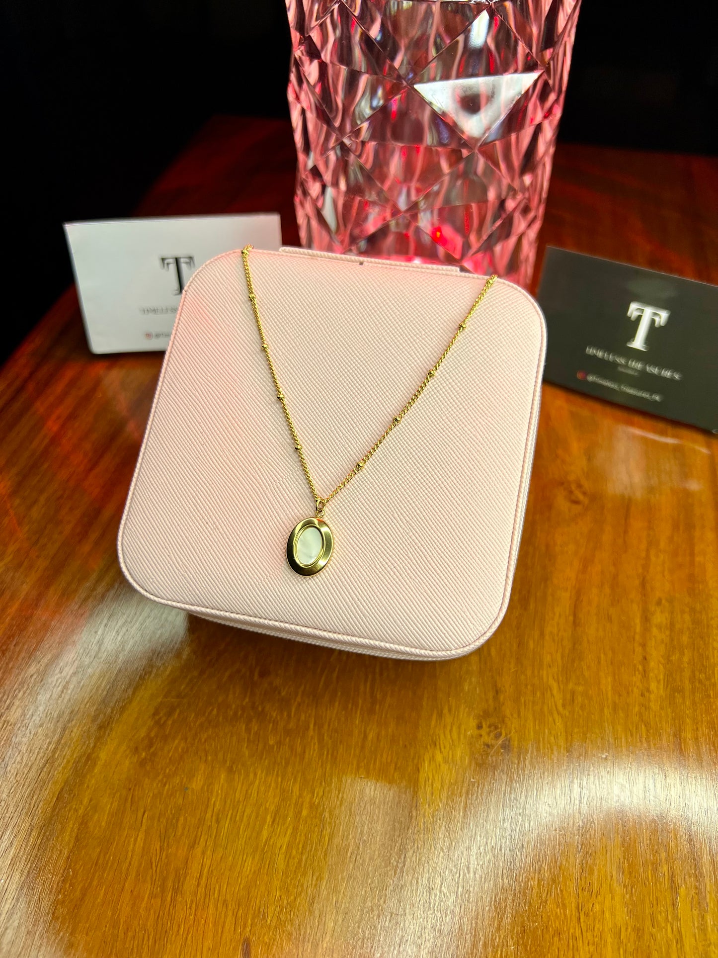 Premium Quality Stainless Steel 18k Oval White Shell Necklace
