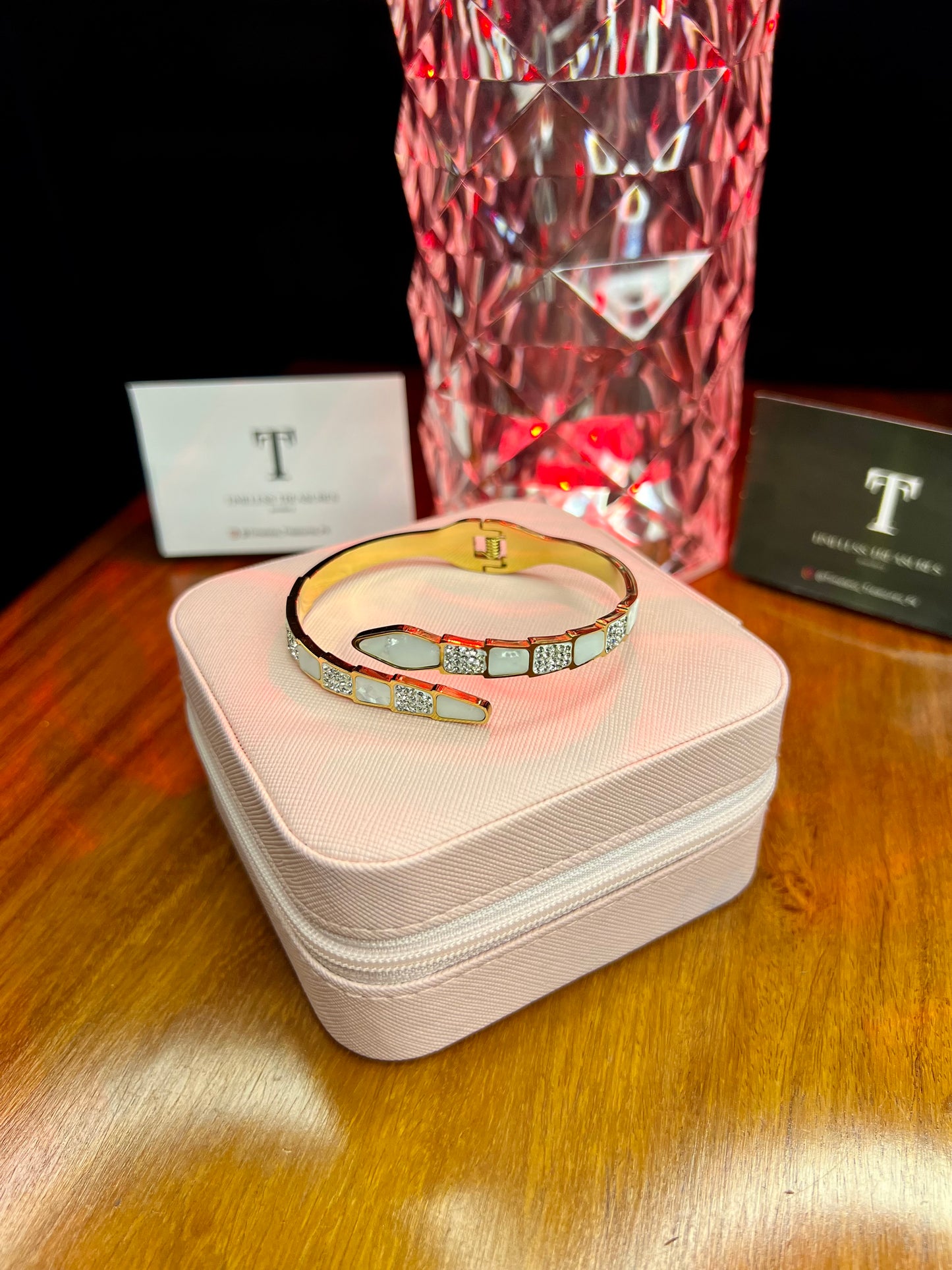 Premium Quality Stainless Steel 18k bvlgari White Handcuff