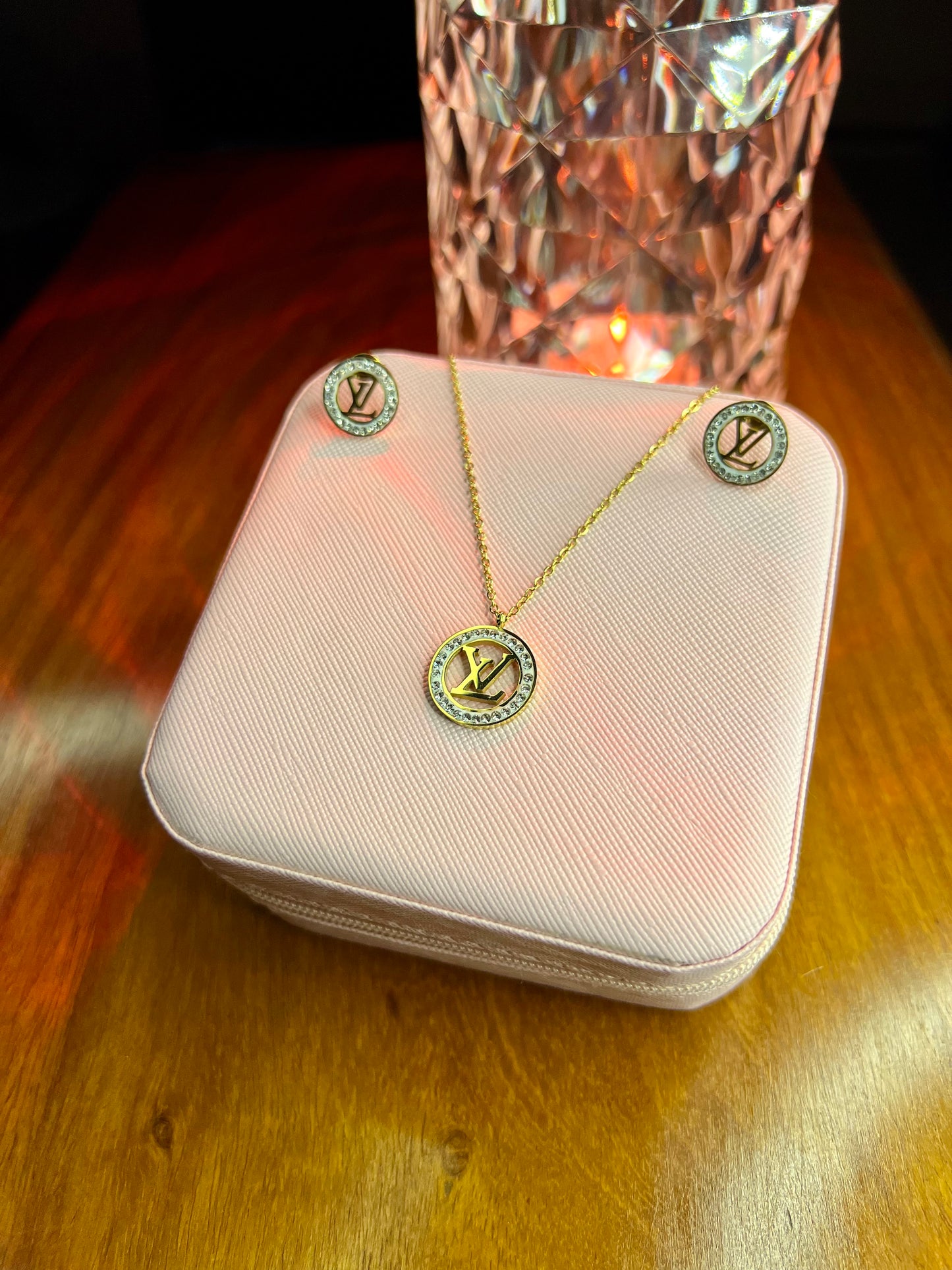 Premium Quality Stainless Steel 18k Lv Necklace Earring Set