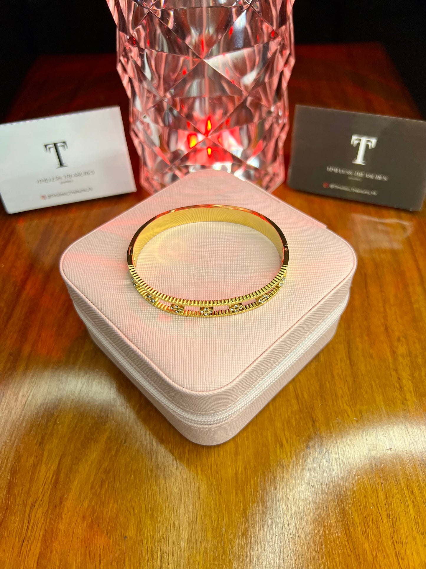 Premium Quality Stainless Steel 18k Multi Clove Stone Handcuff