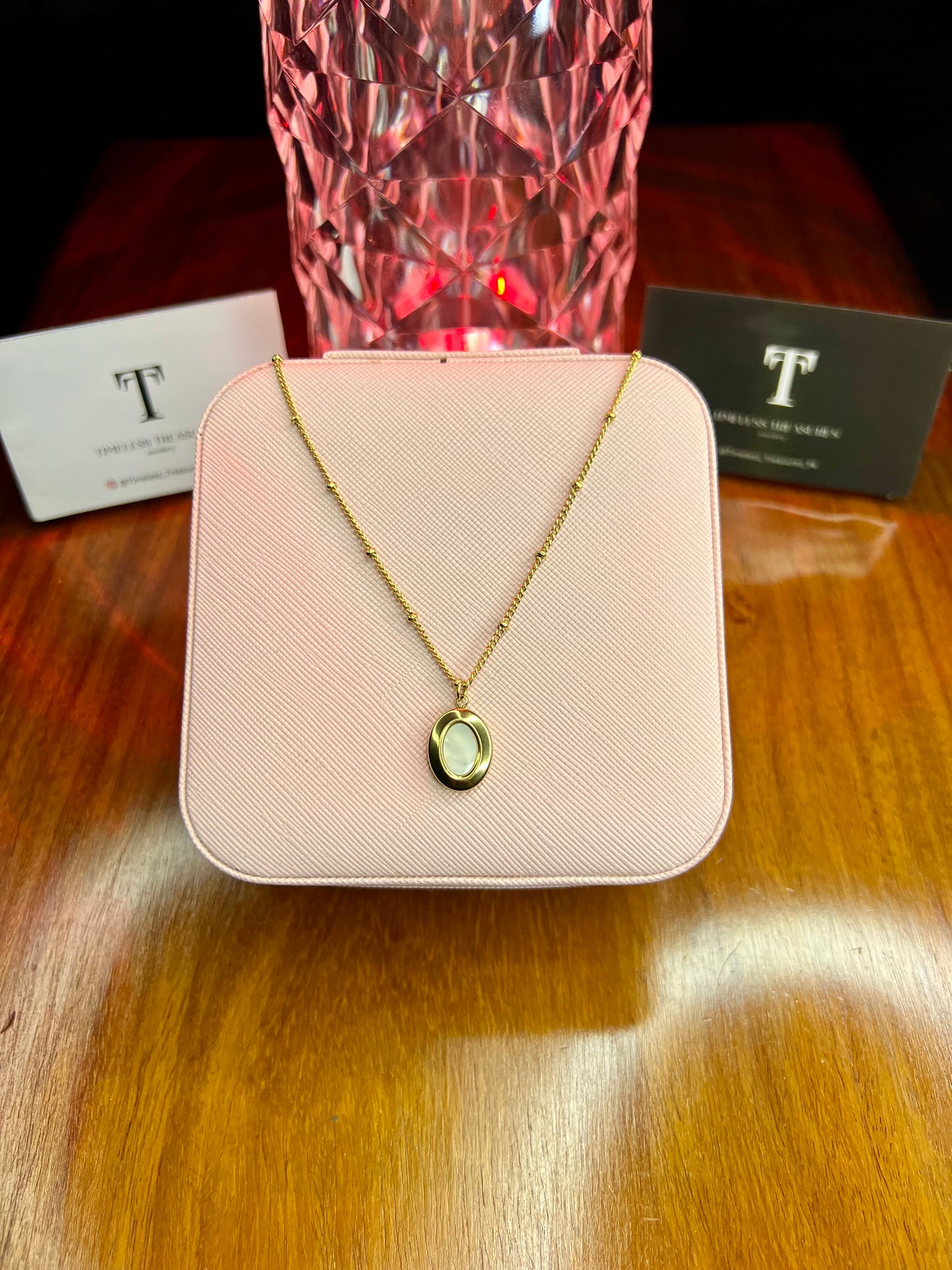 Premium Quality Stainless Steel 18k Oval White Shell Necklace