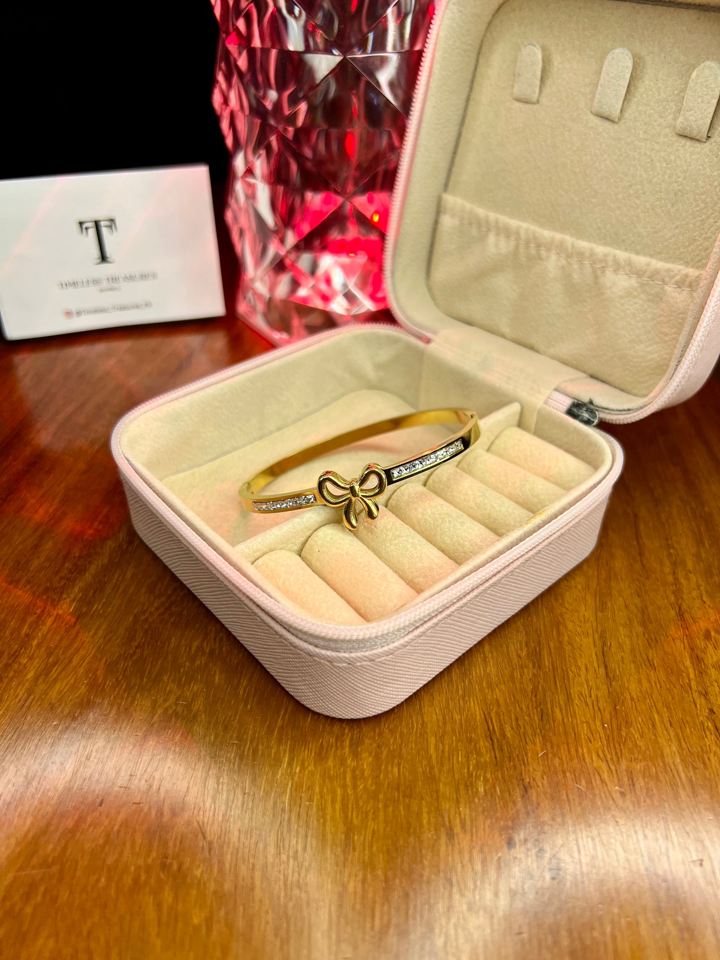 Premium Quality Stainless Steel 18k Golden Bow Stone Handcuff