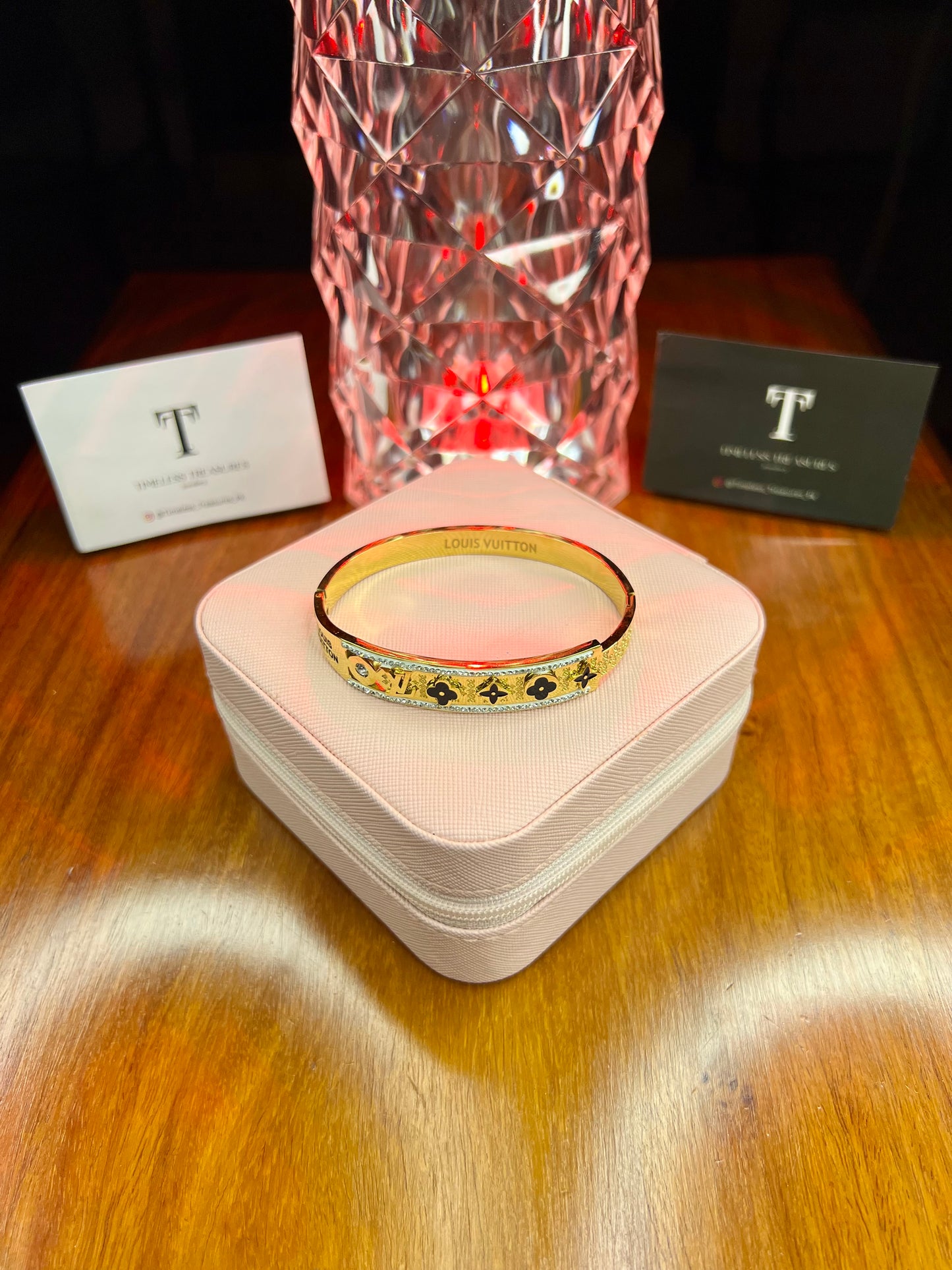 Premium Quality Stainless Steel 18k Lv Star Stone Handcuff