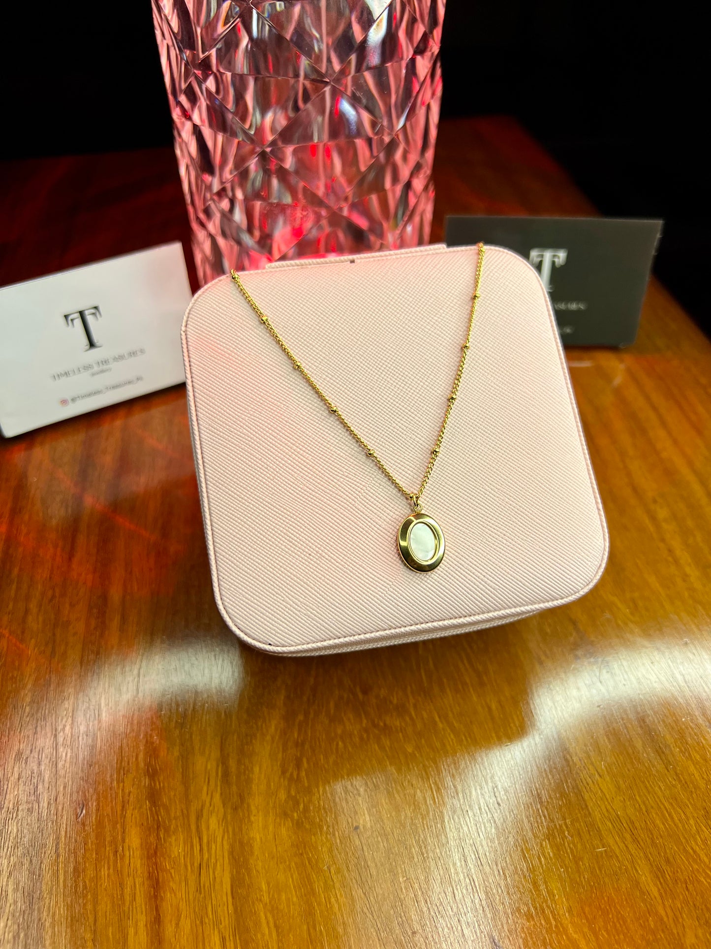 Premium Quality Stainless Steel 18k Oval White Shell Necklace