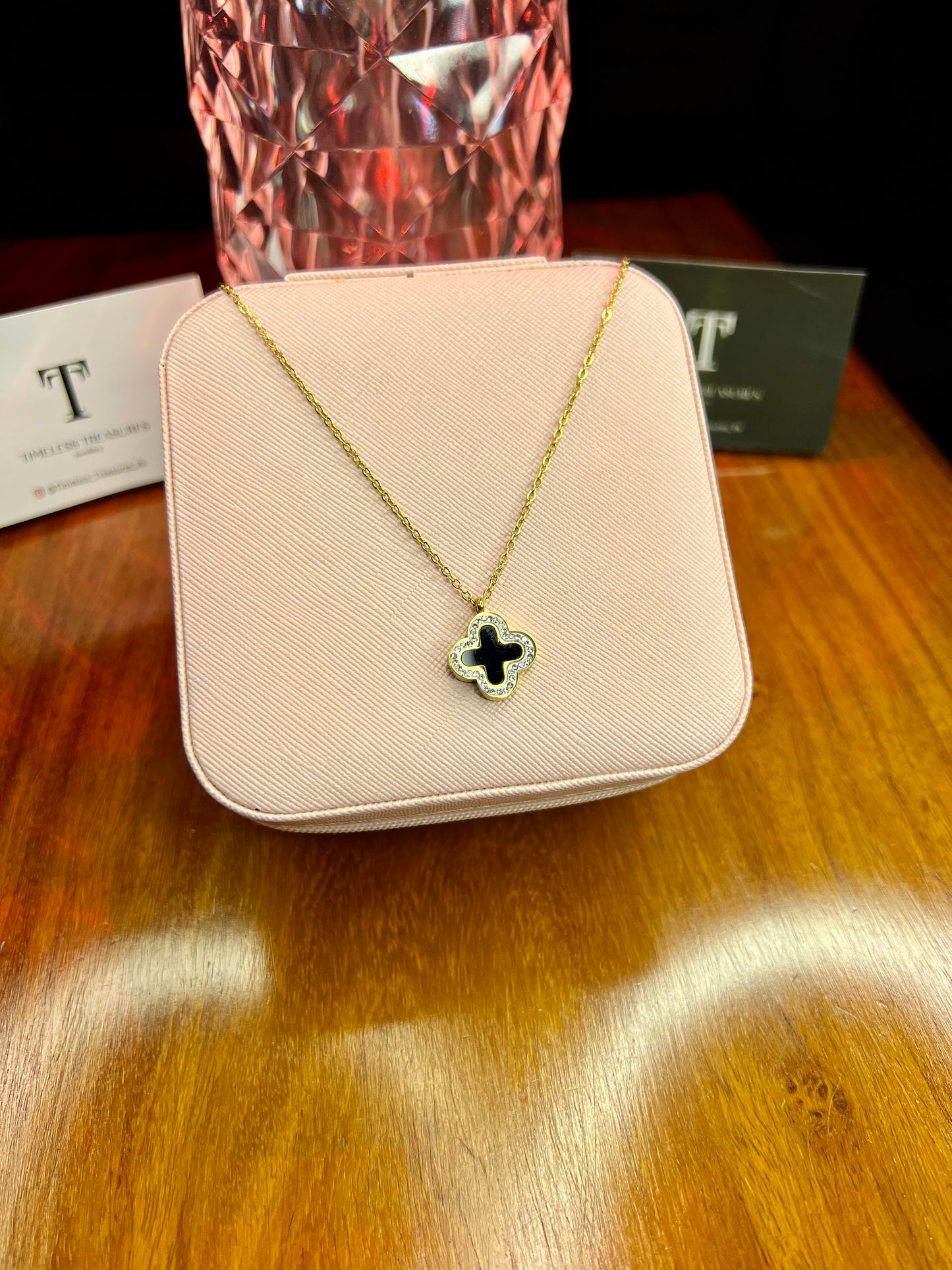 Premium Quality Stainless Steel 18k Double Side White and Black Luxury Clover Necklace