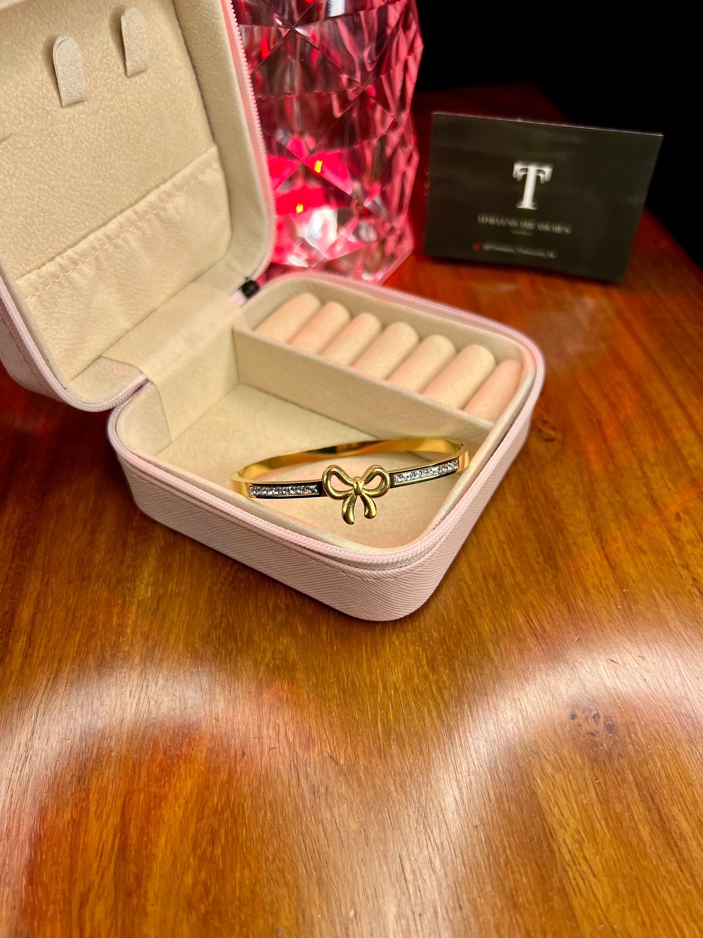 Premium Quality Stainless Steel 18k Golden Bow Stone Handcuff