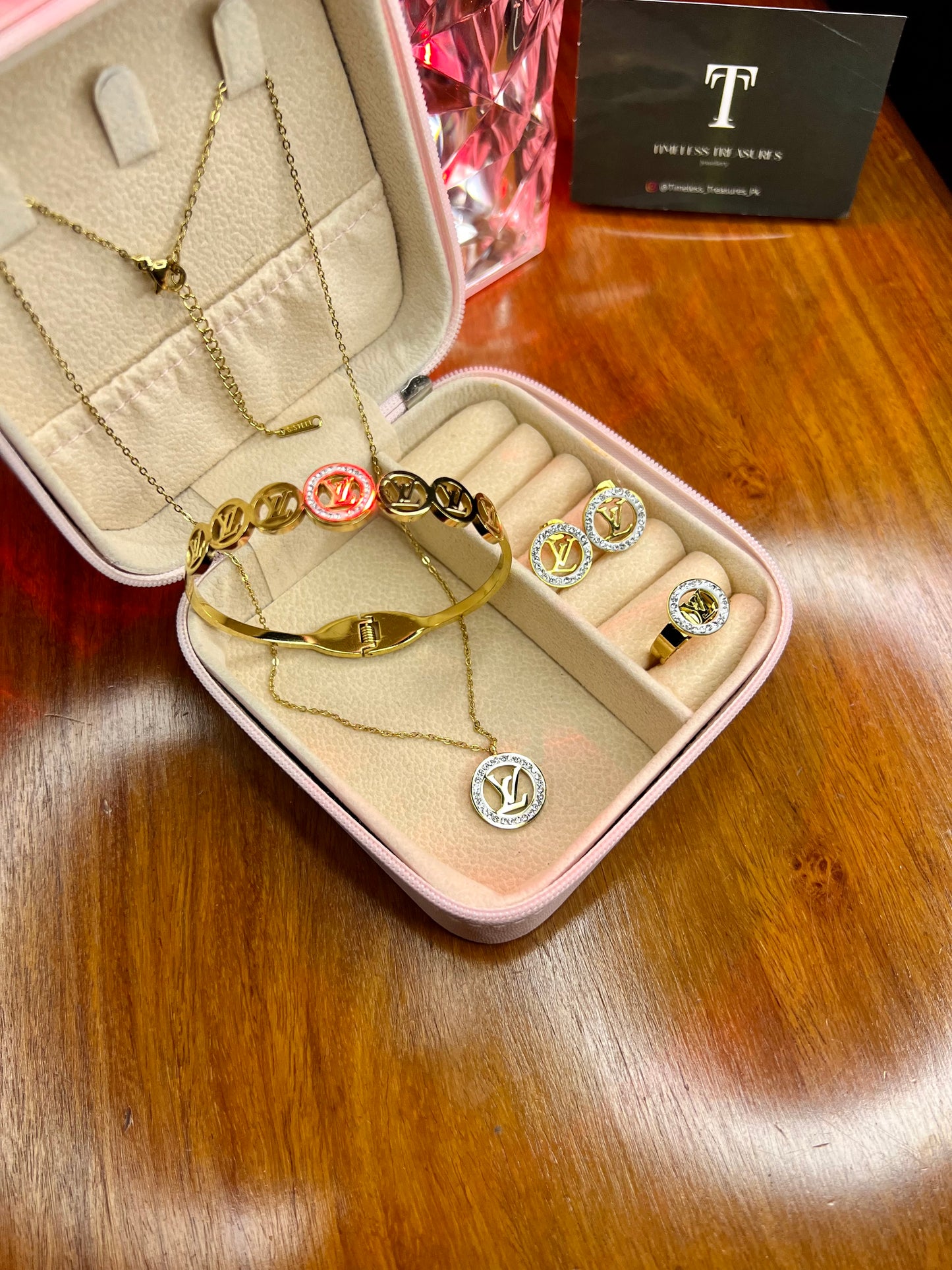 Premium Quality Stainless Steel 18k LV 4pc Complete Set