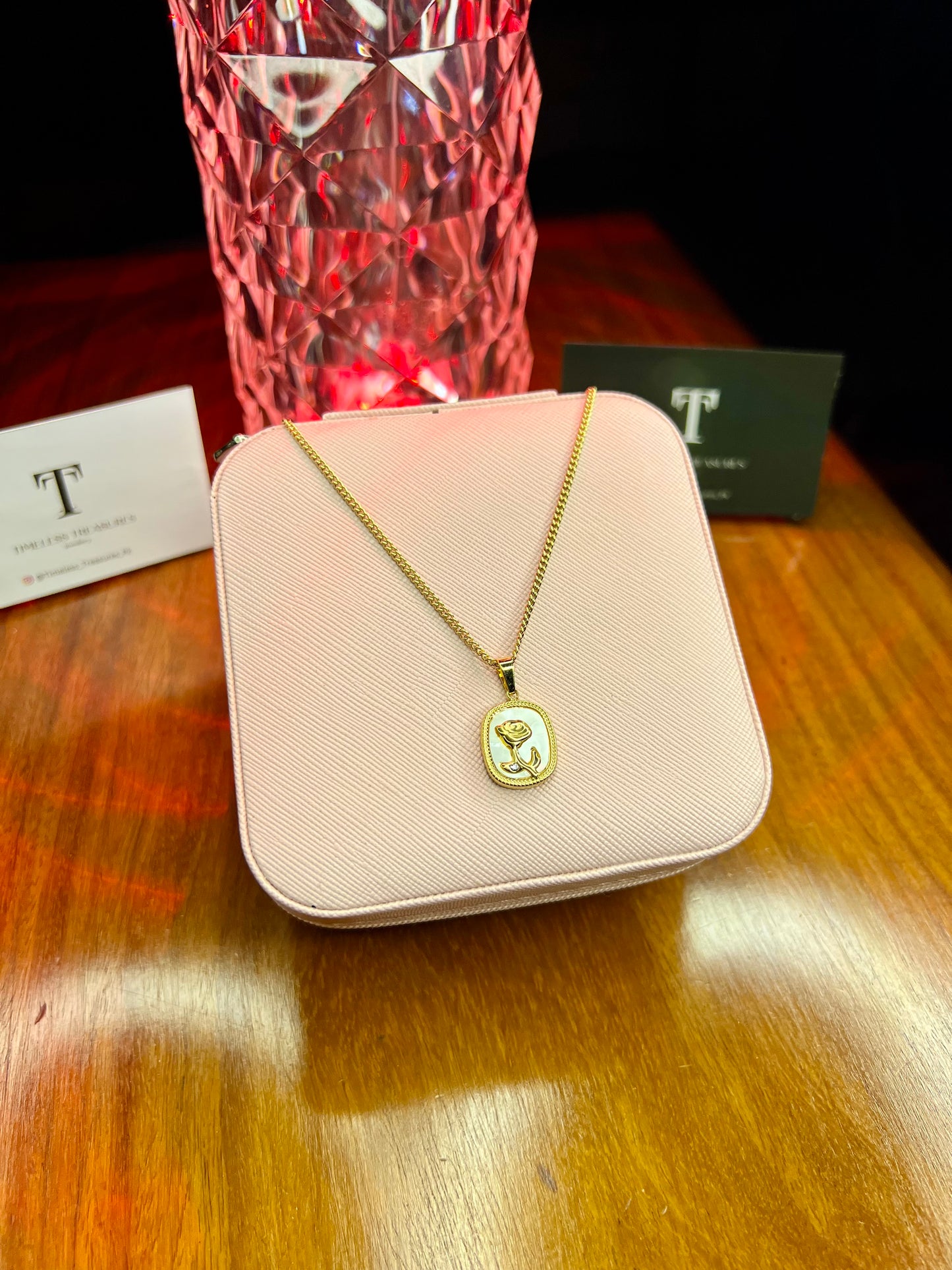 Premium Quality Stainless Steel 18k Gold Flower Shell Necklace