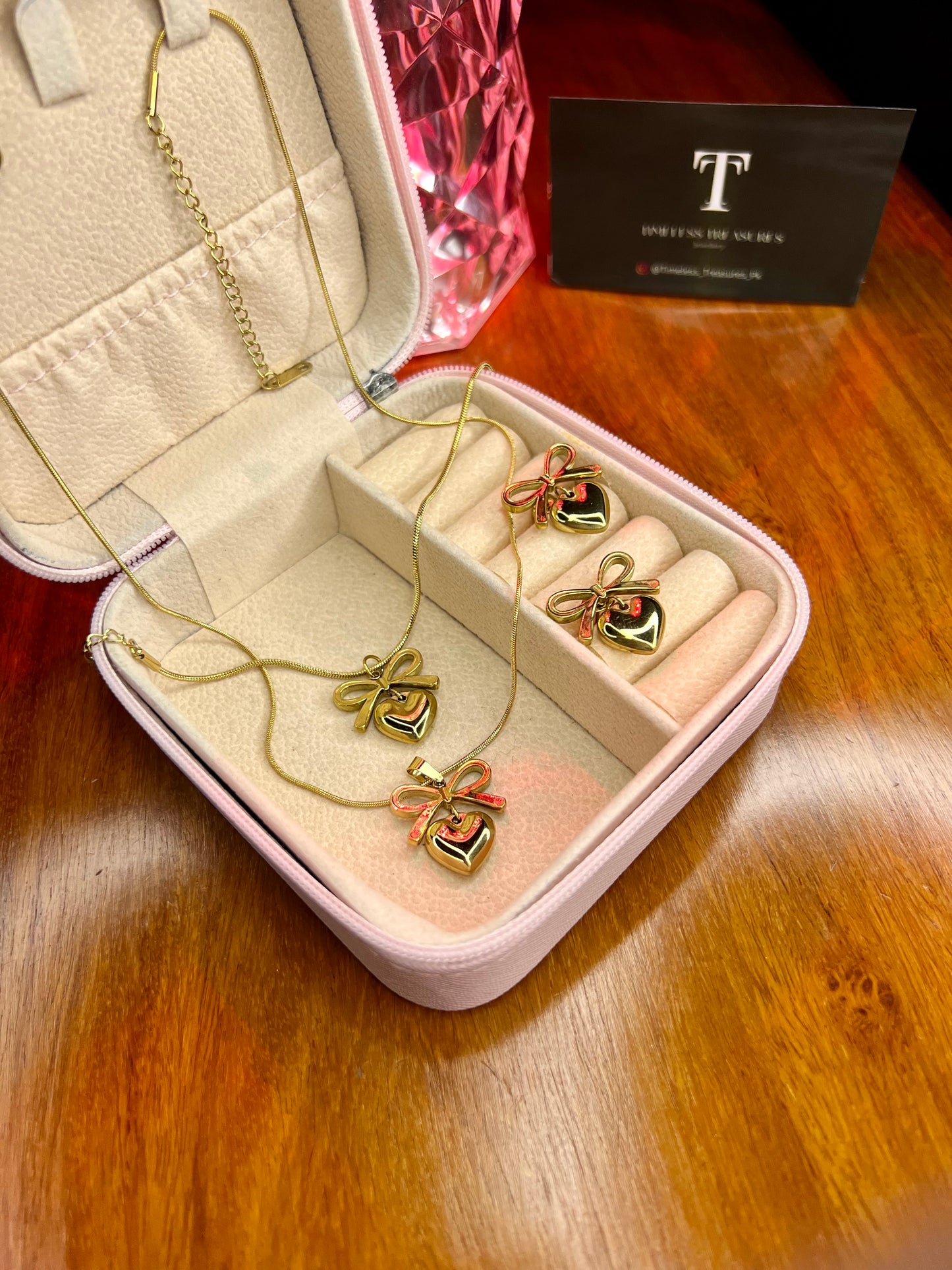 Premium Quality Stainless Steel 18k Golden Heart x Bow Luxury 3pc Set.