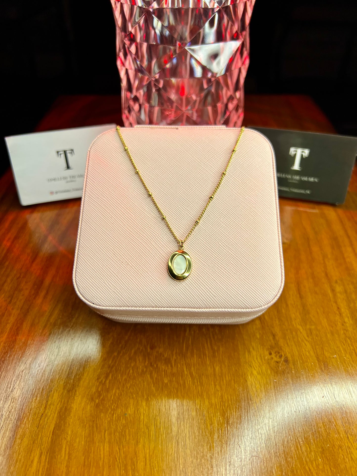 Premium Quality Stainless Steel 18k Oval White Shell Necklace