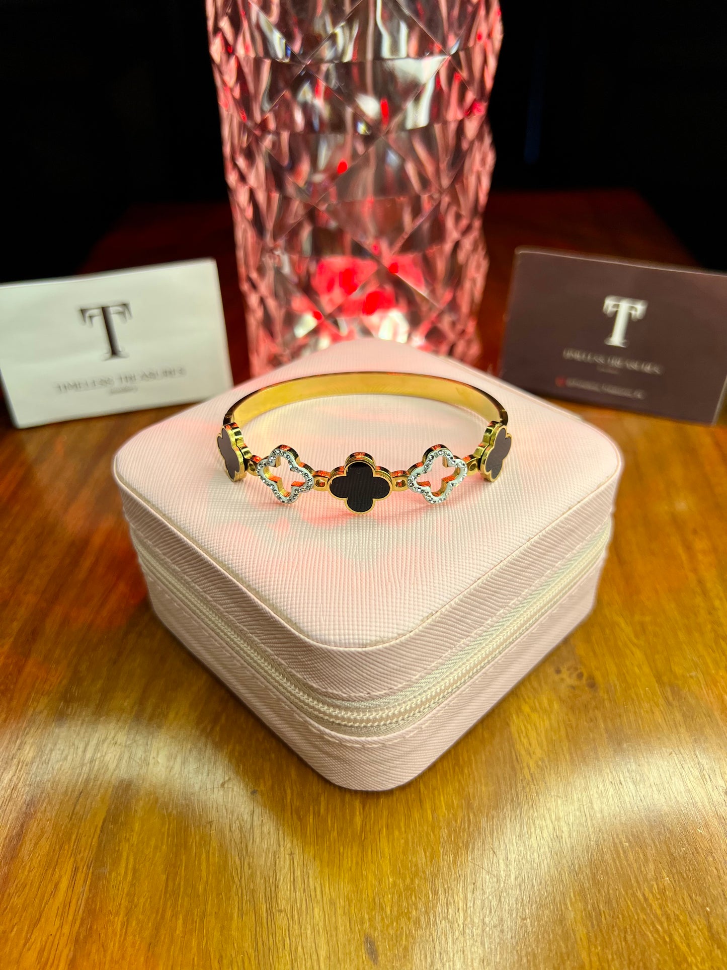 Premium Quality Stainless Steel 18k Black Clover Diamantés Handcuff