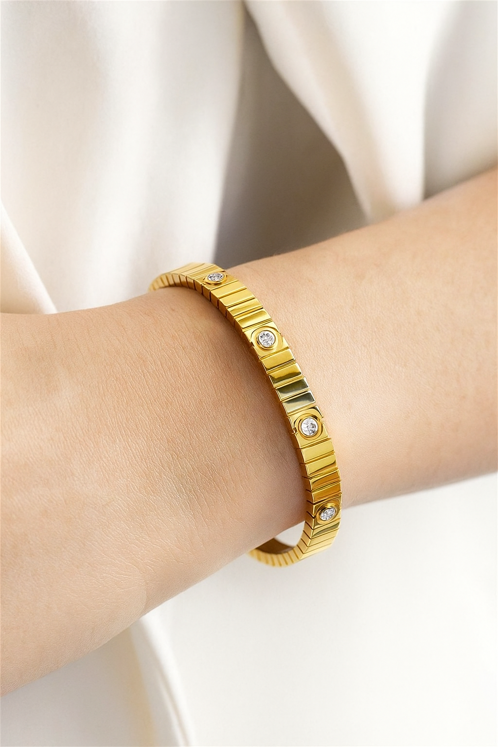 Premium Quality Stainless Steel 18k Golden Ray Stone Bangle