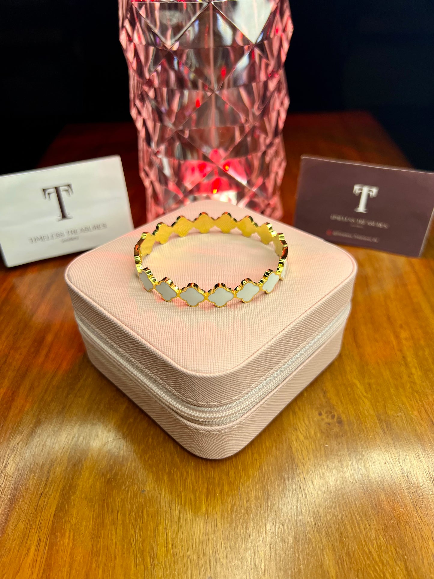 Premium Quality Stainless Steel 18k White Multi Clove Luxury Handcuff