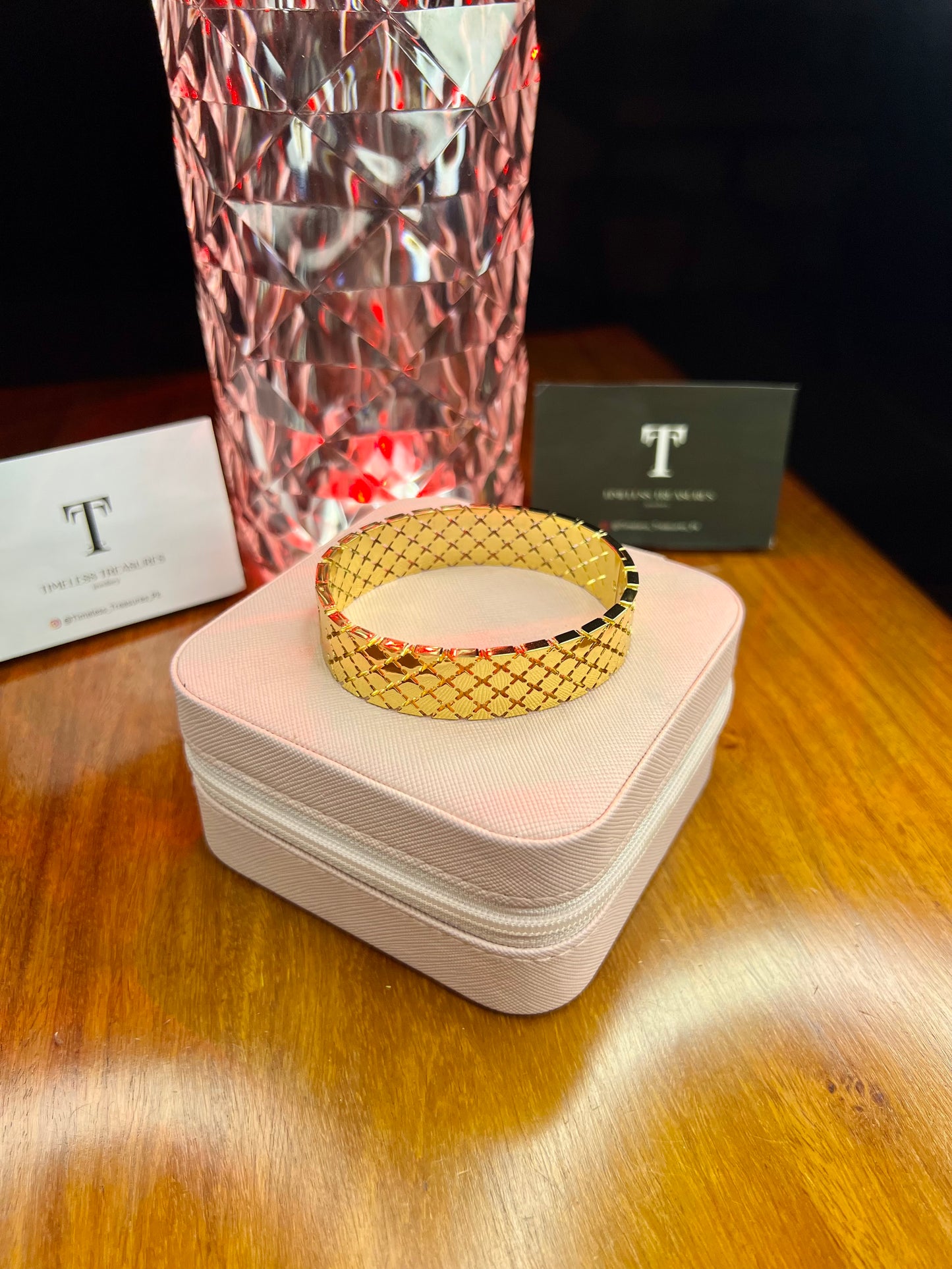 Premium Quality Stainless Steel 18k Honey Comb Luxury Handcuff