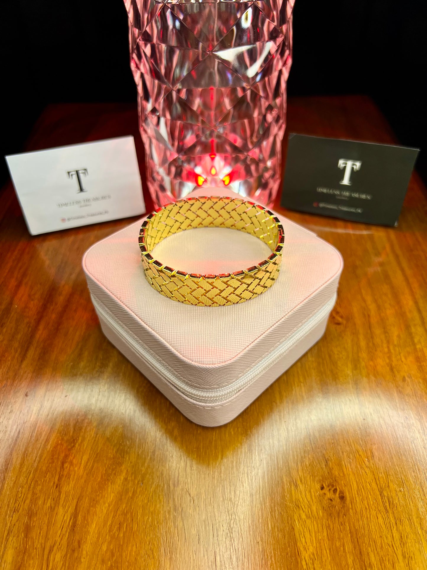 Premium Quality Stainless Steel 18k Luxury Arrow Stripe Handcuff