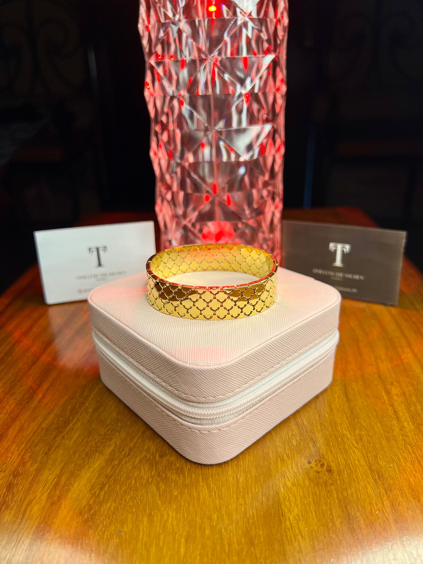 Premium Quality Stainless Steel 18k Honey Comb High Quality Handcuff