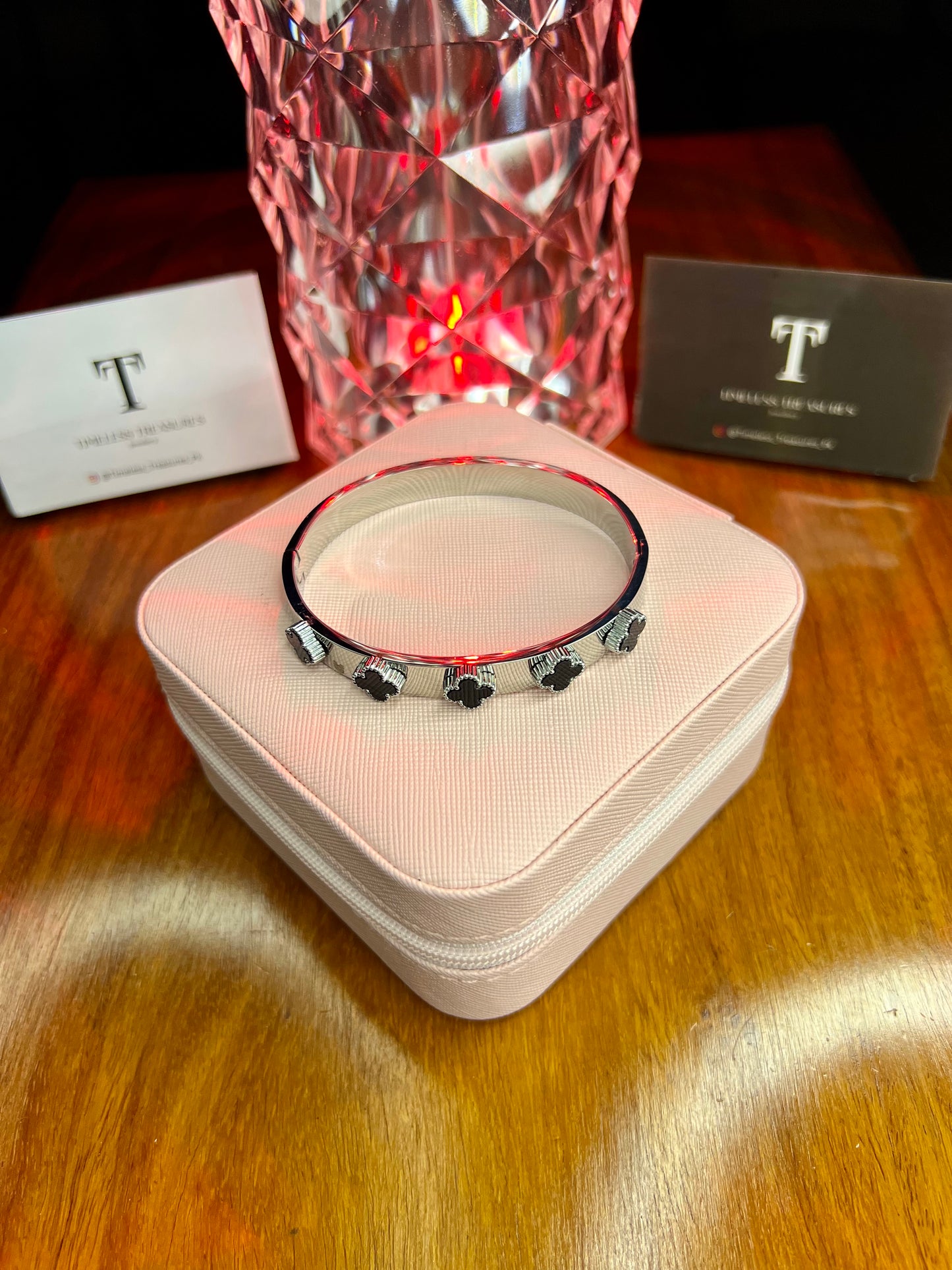 Premium Quality Stainless Steel 18k Multi Clove Silver Black Handcuff