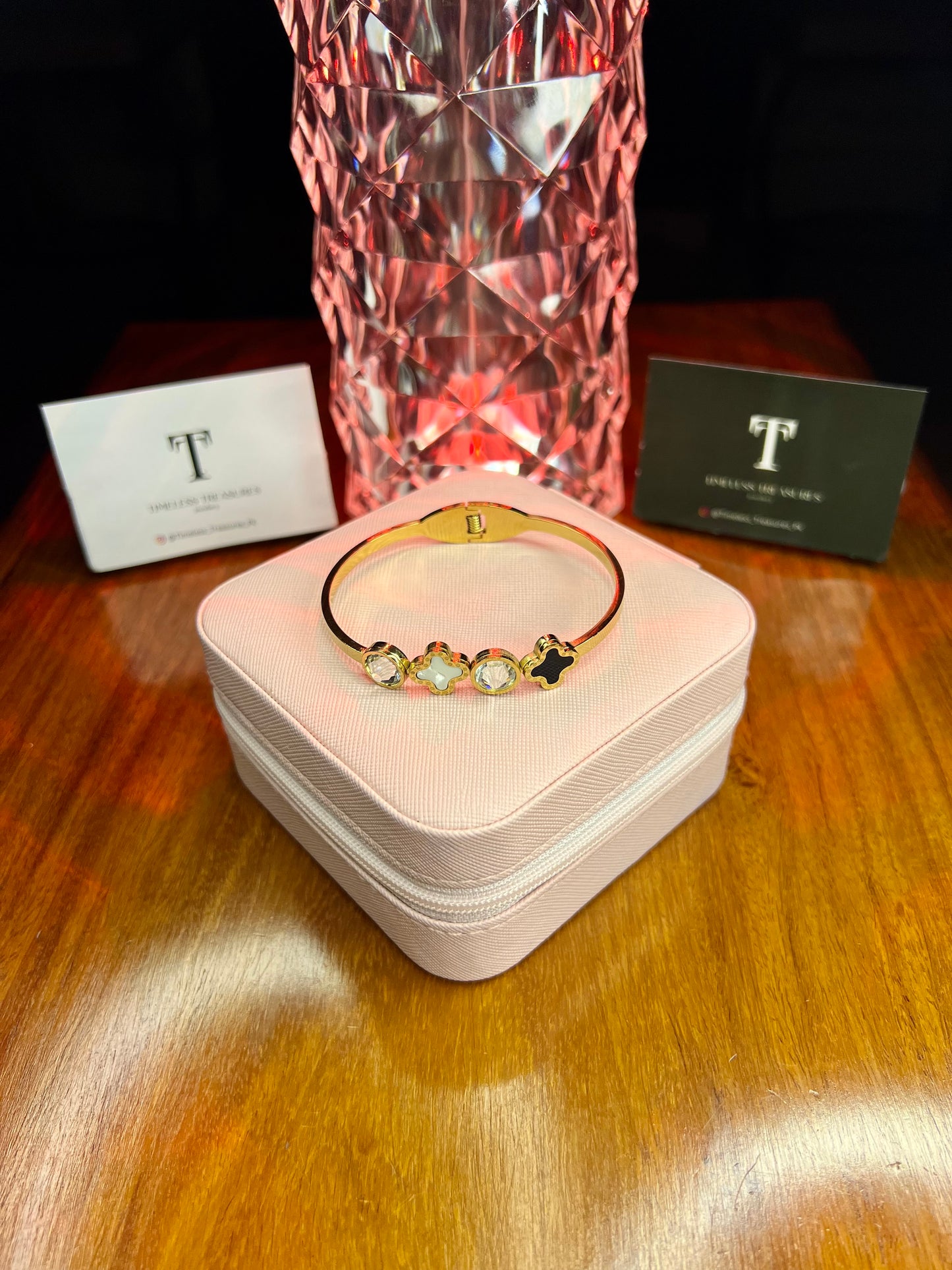 Premium Quality Stainless Steel 18k Double Clove Stone Handcuff