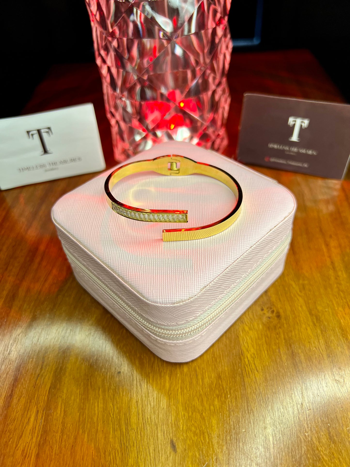 Premium Quality Stainless Steel 18k Stone Curve Gold Handcuff