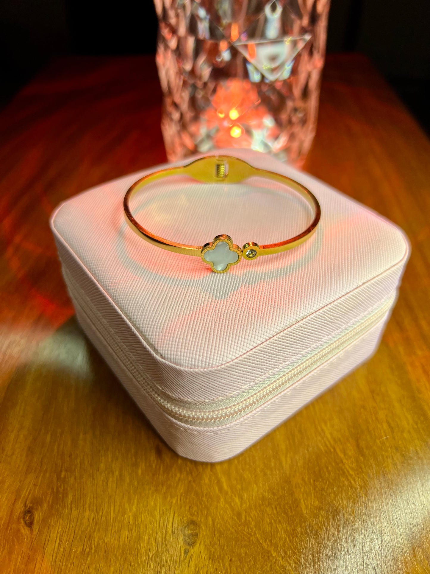 Premium Quality Stainless Steel 18k White Clover Classic Handcuff