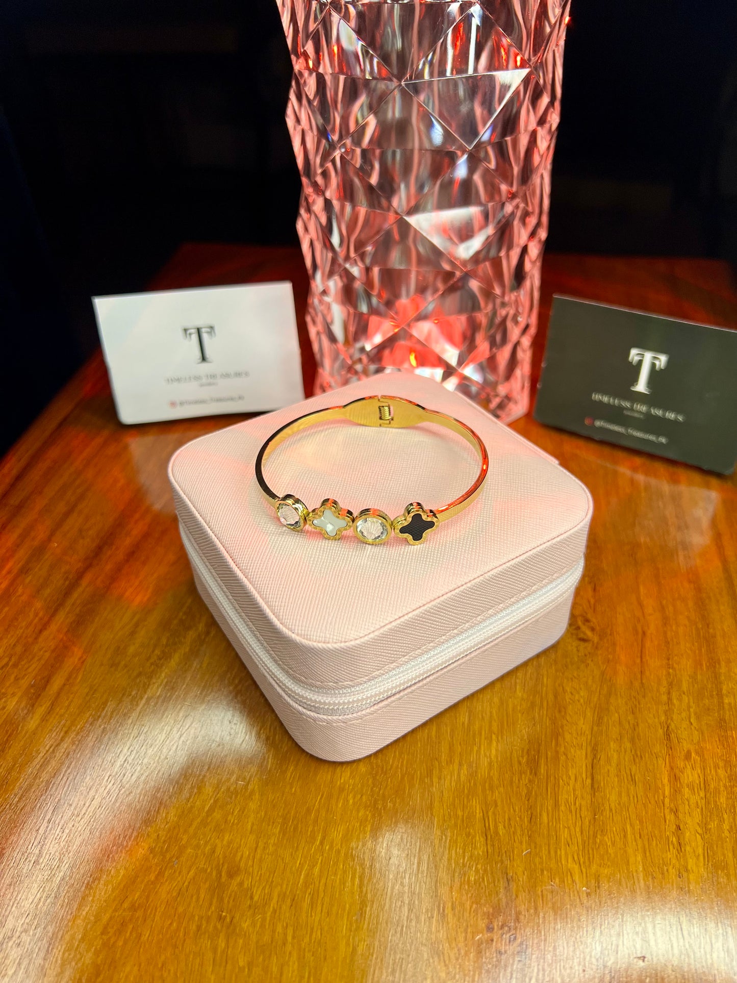 Premium Quality Stainless Steel 18k Double Clove Stone Handcuff