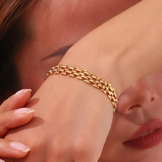Premium Quality Stainless Steel 18k Golden Embrace Bracelet