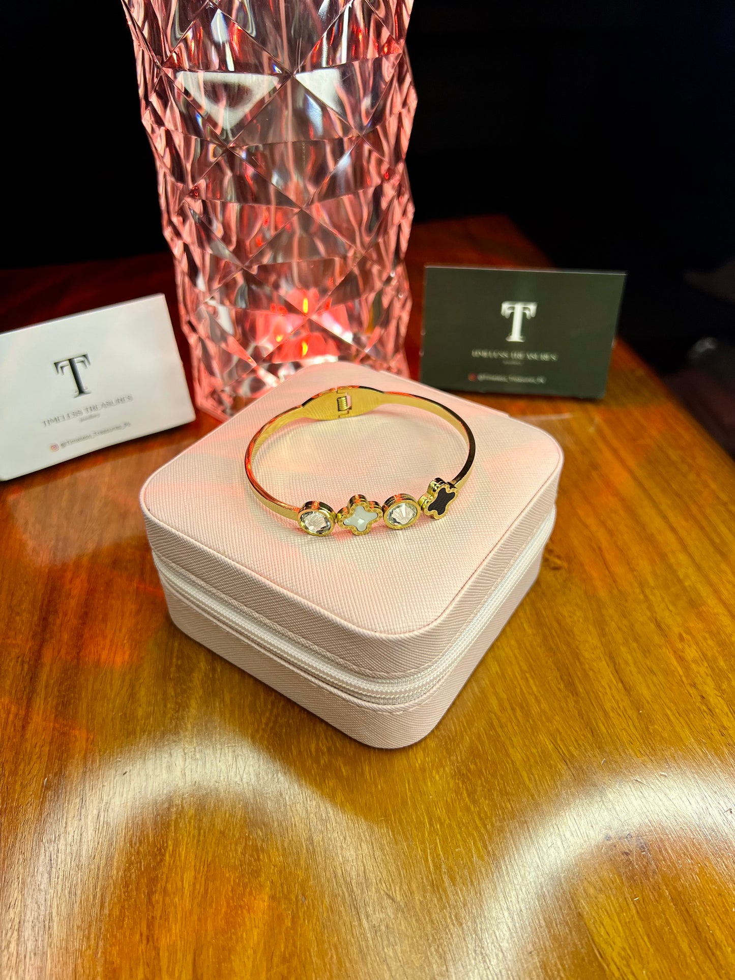 Premium Quality Stainless Steel 18k Double Clove Stone Handcuff