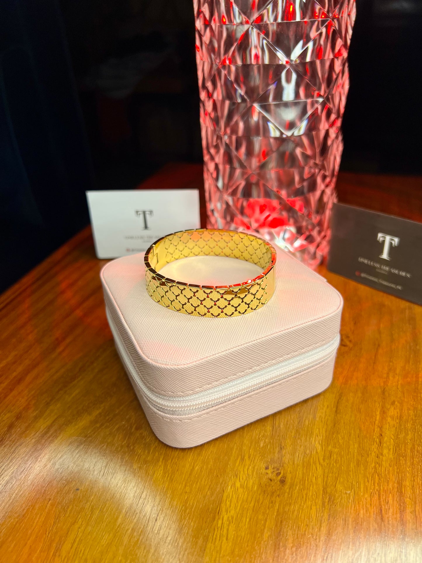 Premium Quality Stainless Steel 18k Honey Comb High Quality Handcuff