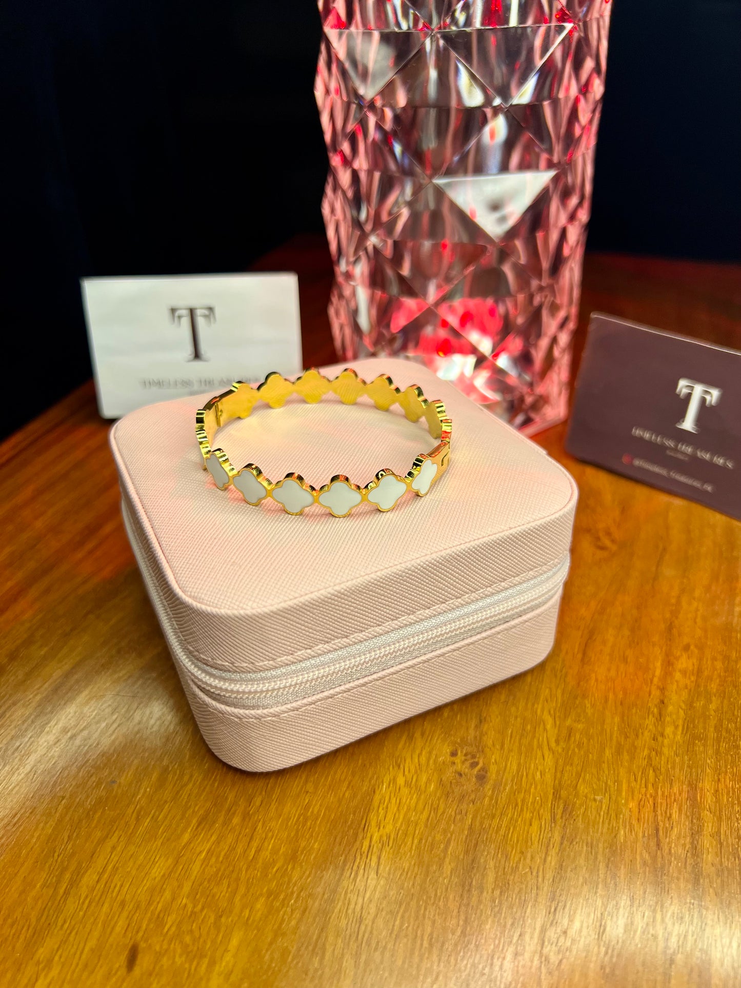 Premium Quality Stainless Steel 18k White Multi Clove Luxury Handcuff