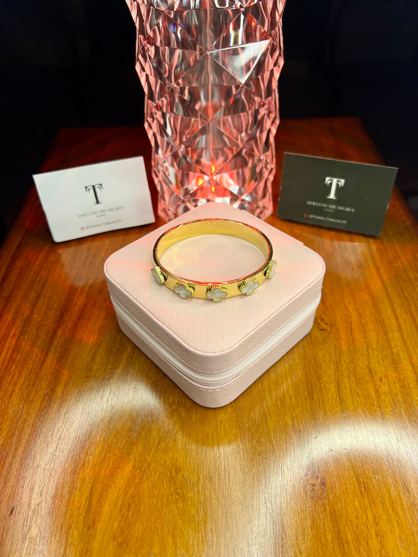 Premium Quality Stainless Steel 18k White Multi clove Luxury Handcuff