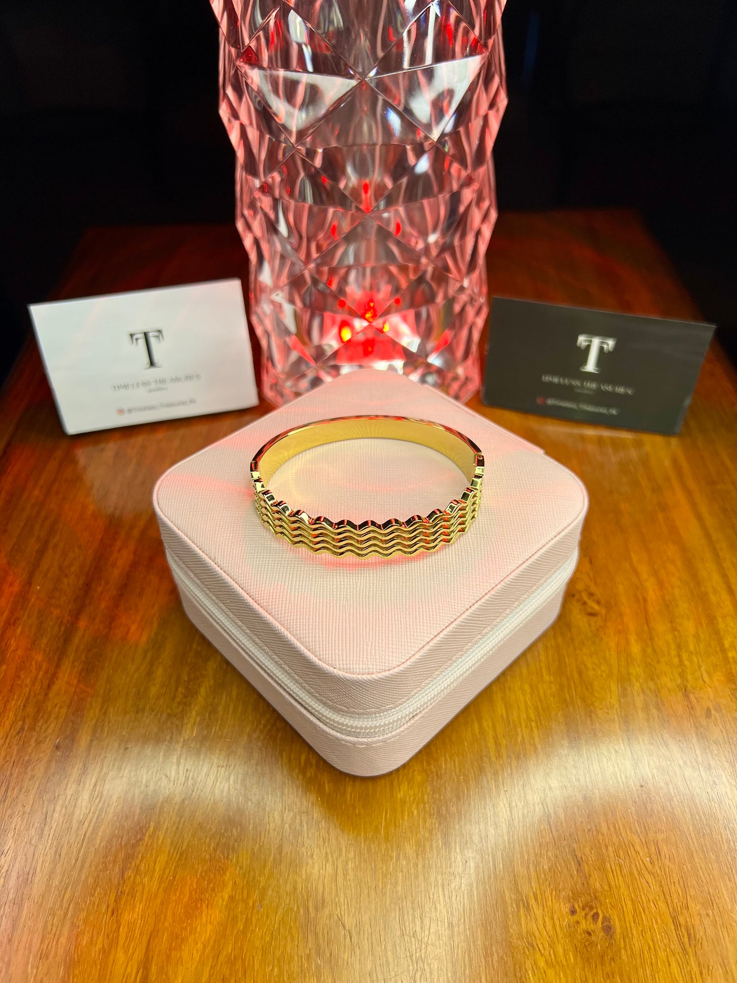 Premium Quality Stainless Steel 18k Gold Wavy Handcuff