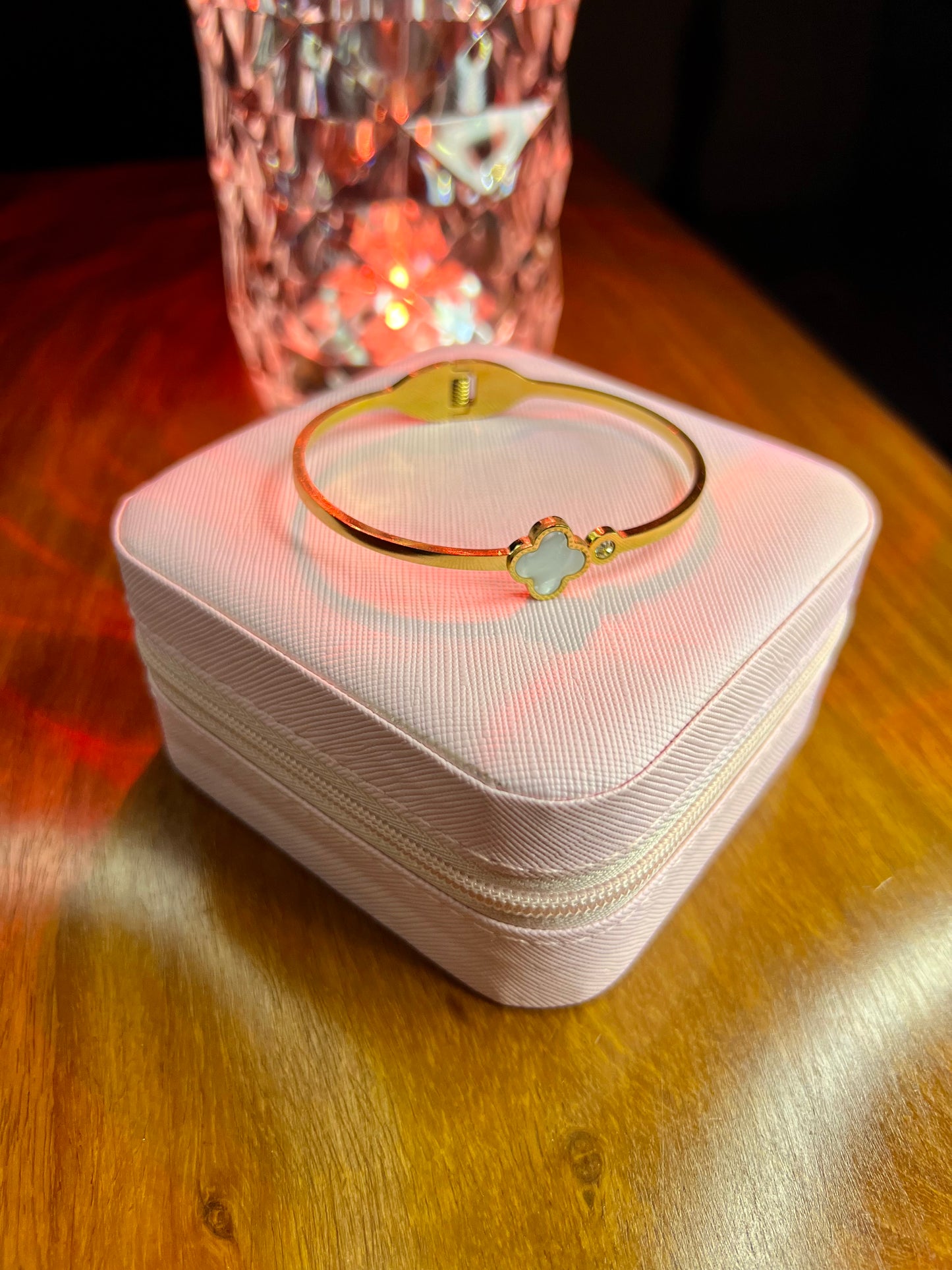 Premium Quality Stainless Steel 18k White Clover Classic Handcuff