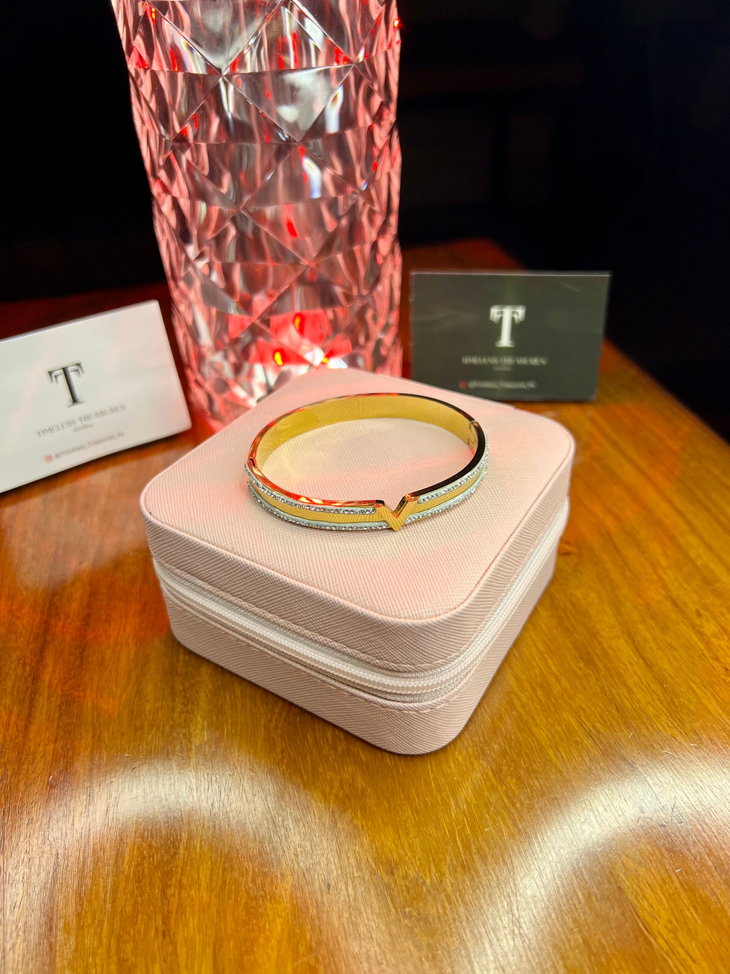 Premium Quality Stainless Steel 18k V Handcuff