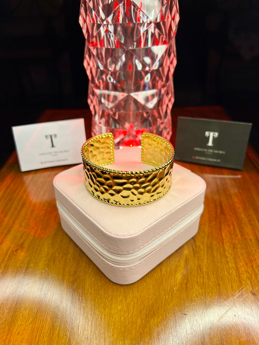 Premium Quality Stainless Steel 18k Vintage Regal Cuff