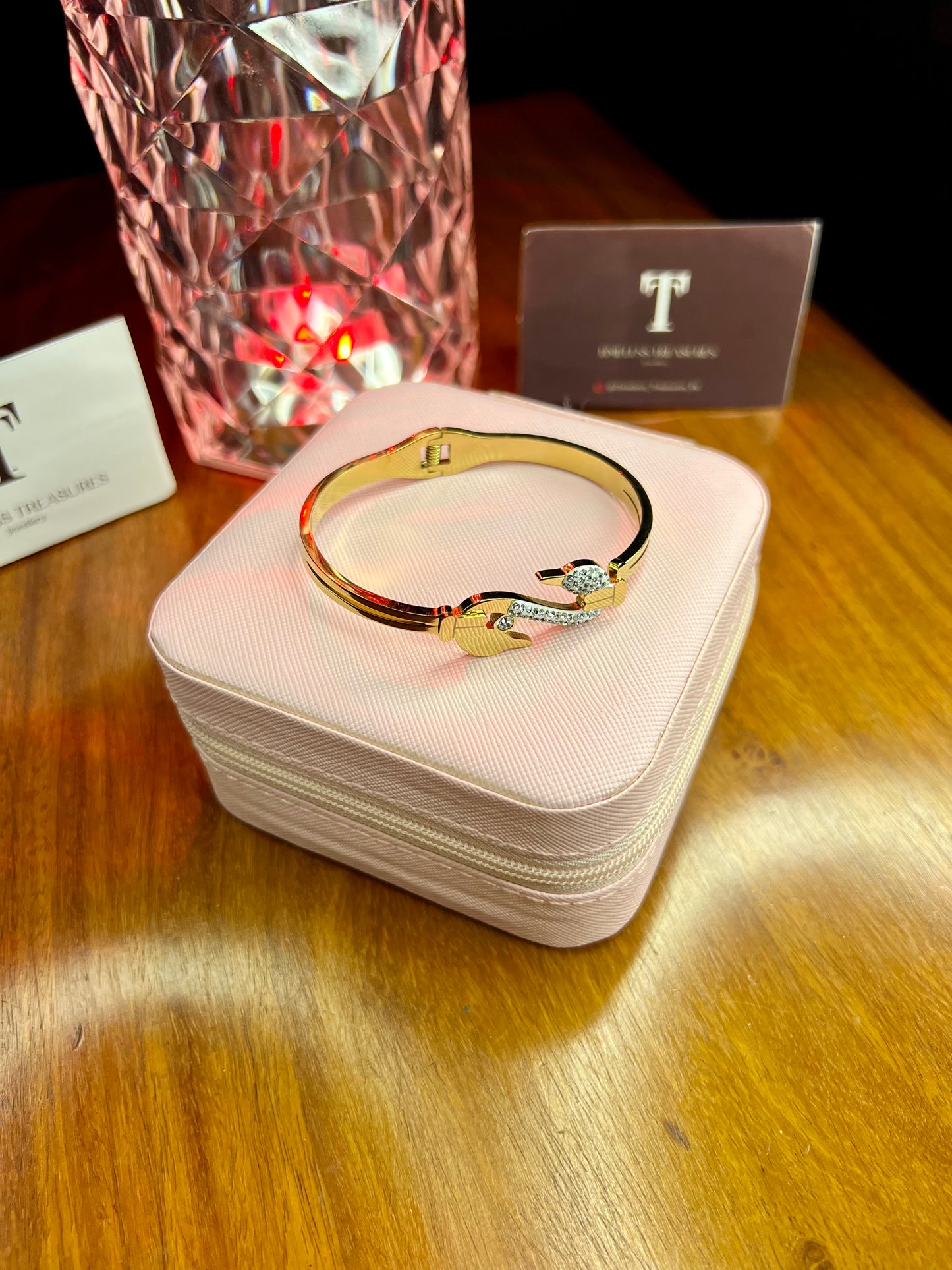 Premium Quality Stainless Steel 18k Silver Swan Handcuff