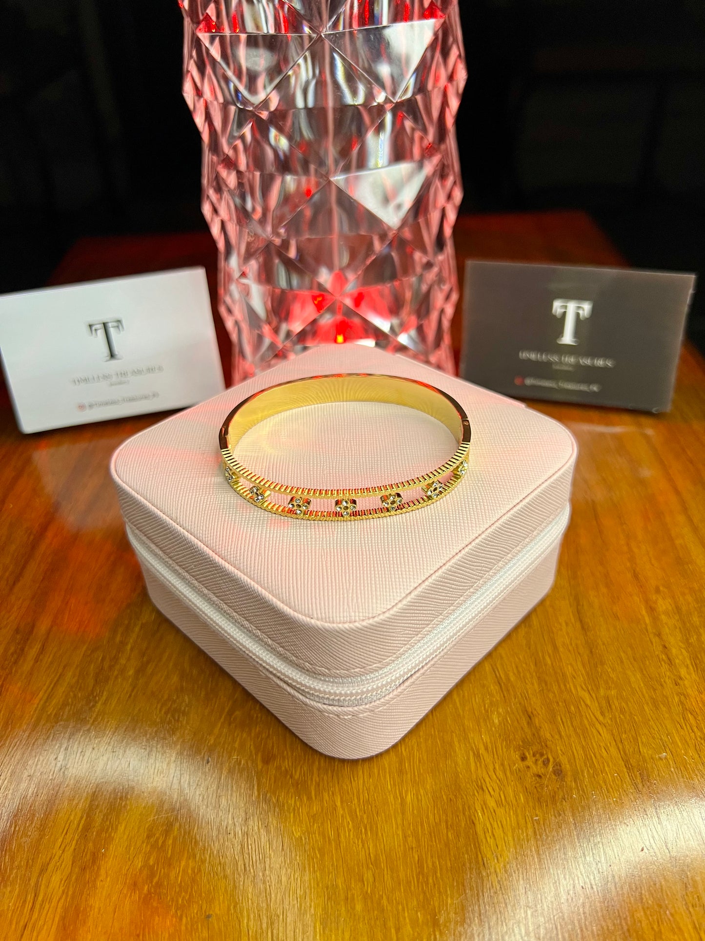 Premium Quality Stainless Steel 18k Multi Clove Stone Handcuff