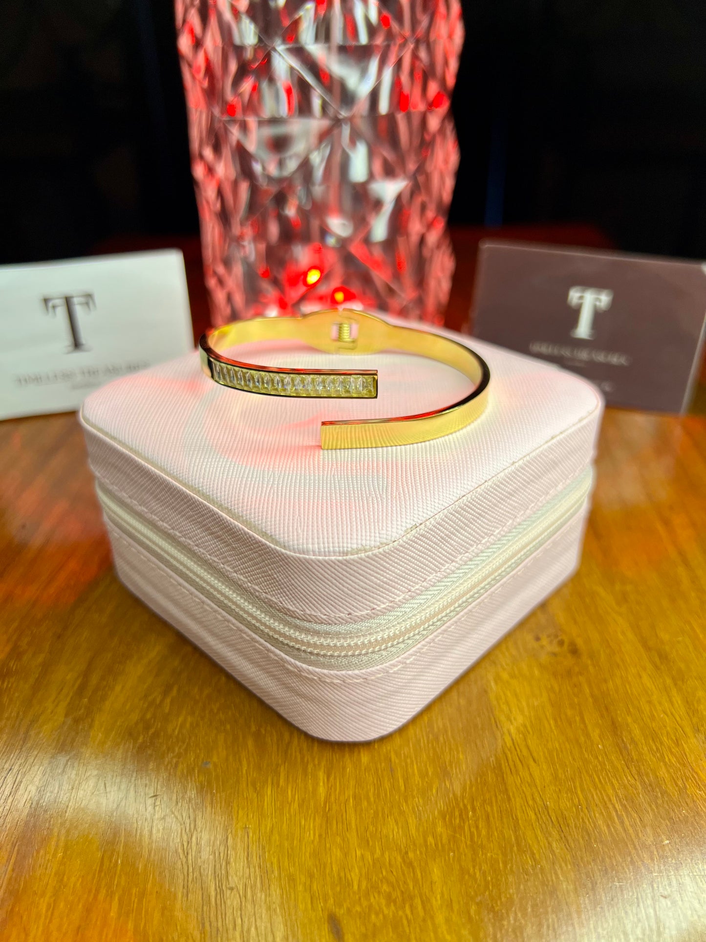 Premium Quality Stainless Steel 18k Stone Curve Gold Handcuff