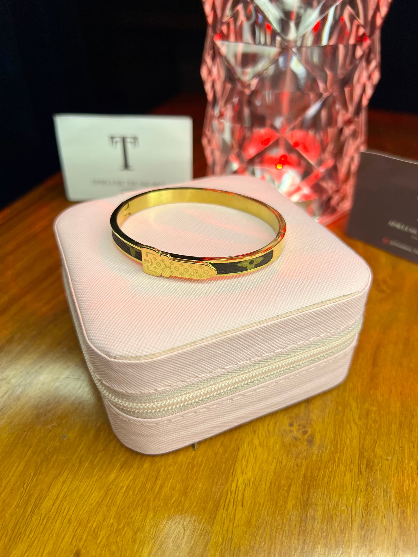 Premium Quality Stainless Steel 18k LV Buckle Lux Handcuff