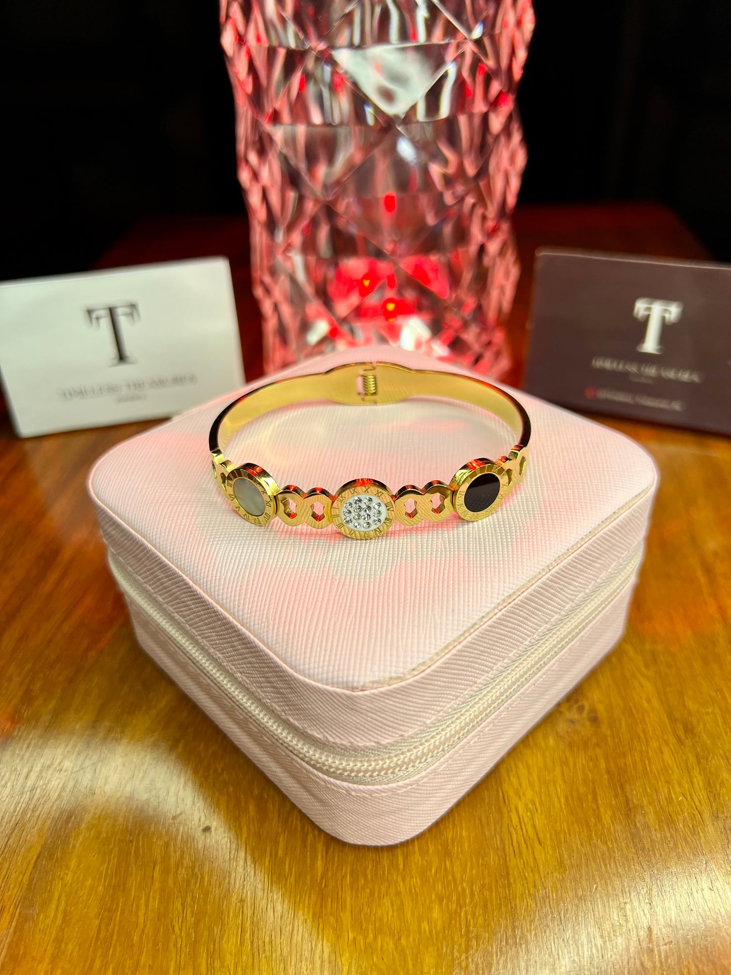 Premium Quality Stainless Steel 18k 3 Motifs Luxury Handcuff