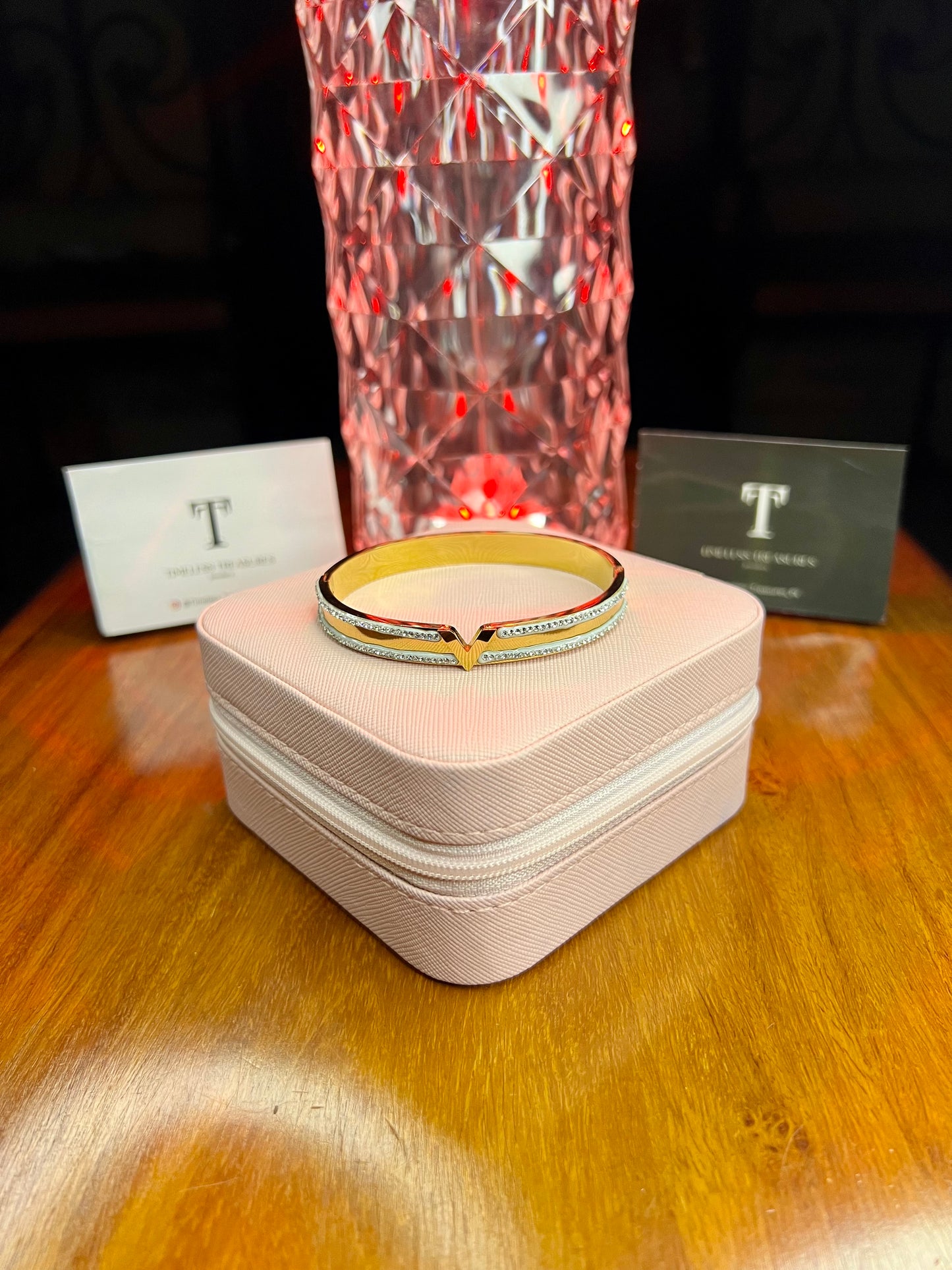 Premium Quality Stainless Steel 18k V Handcuff