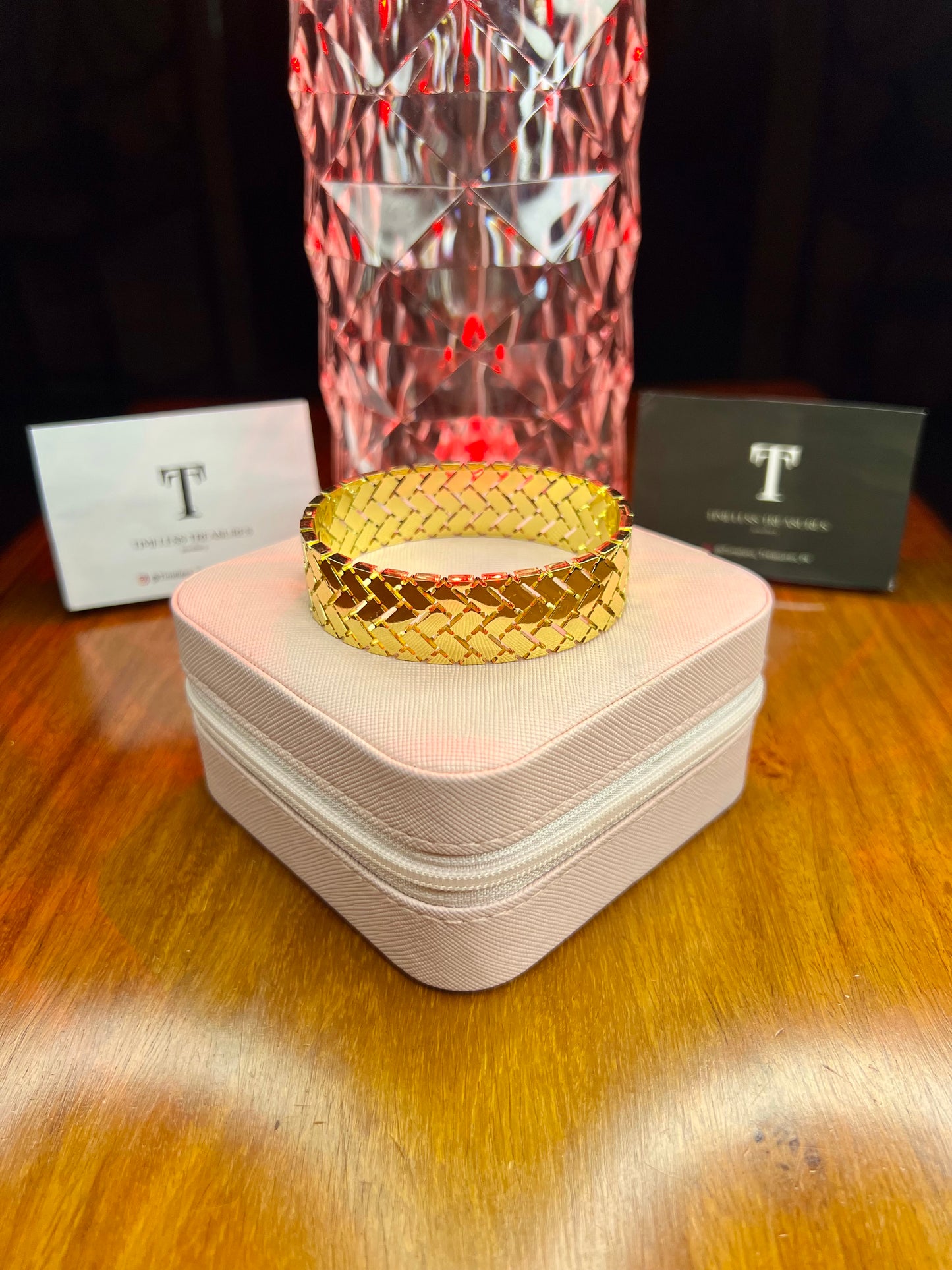 Premium Quality Stainless Steel 18k Luxury Arrow Stripe Handcuff