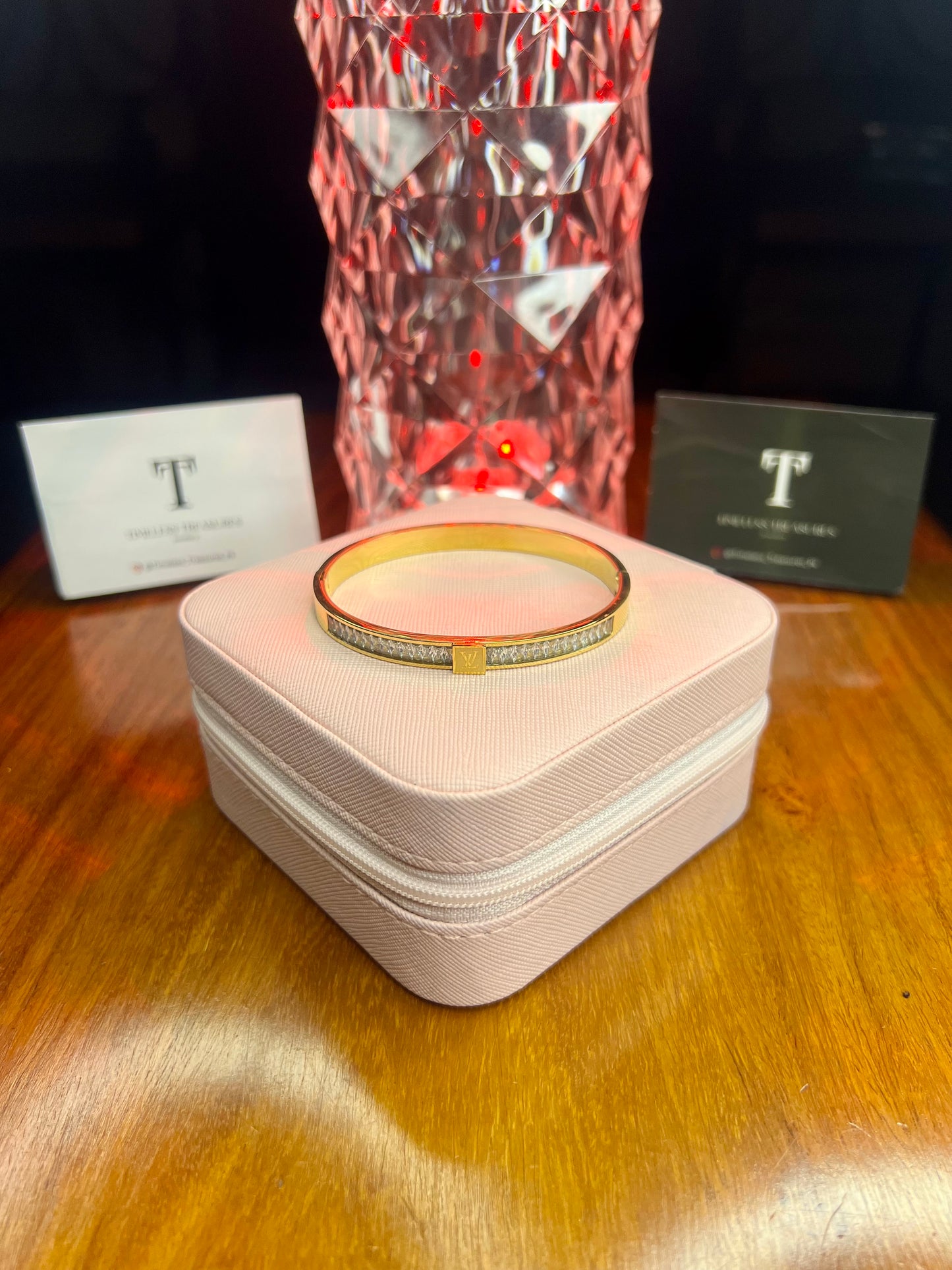 Premium Quality Stainless Steel 18k LV Minimalist Crystal Handcuff