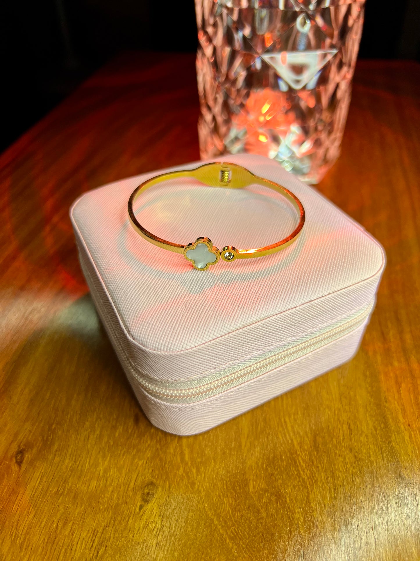 Premium Quality Stainless Steel 18k White Clover Classic Handcuff