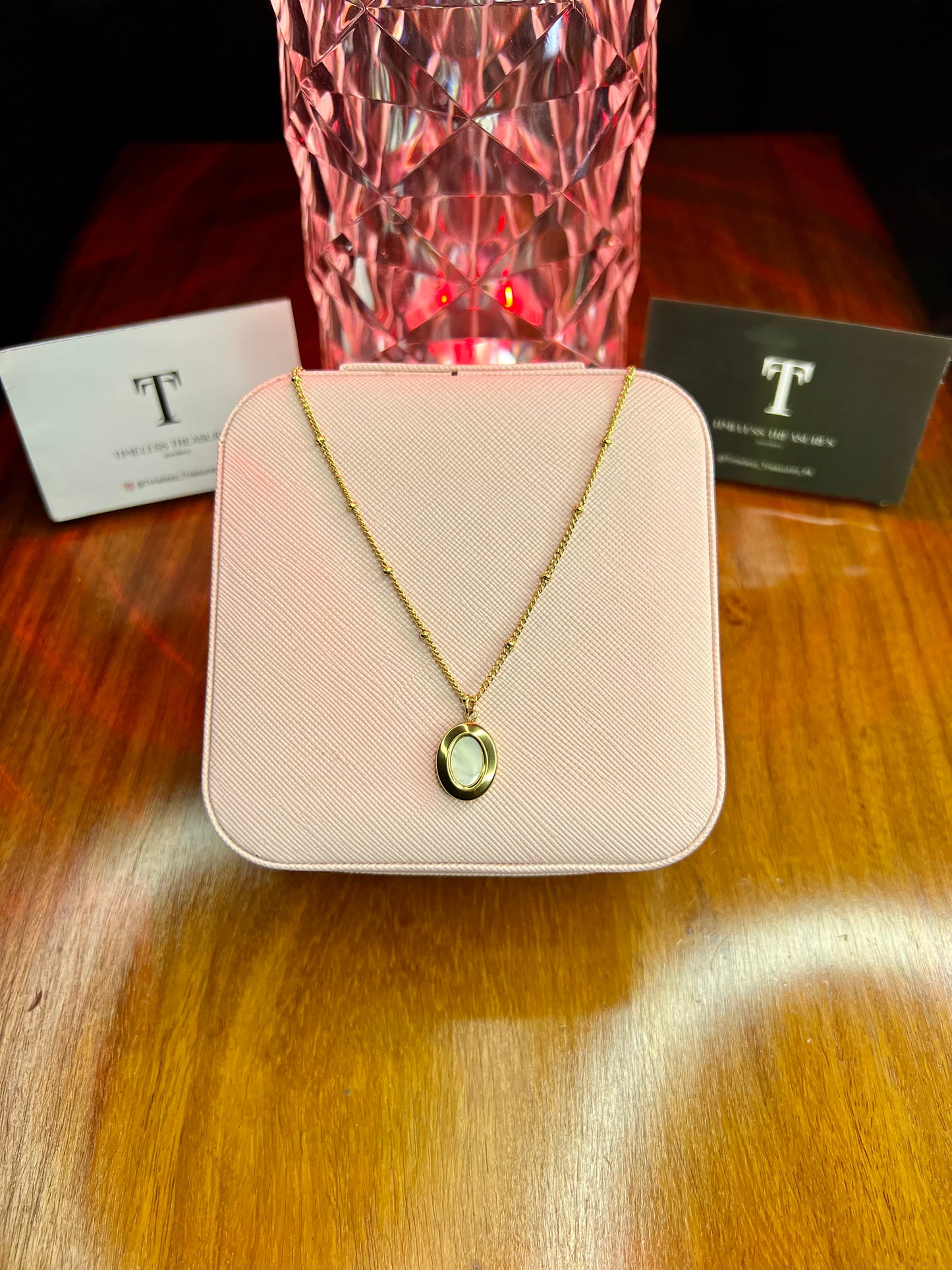 Premium Quality Stainless Steel 18k Oval White Shell Necklace