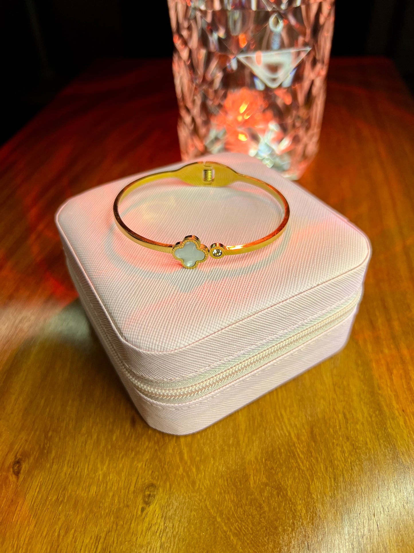 Premium Quality Stainless Steel 18k White Clover Classic Handcuff