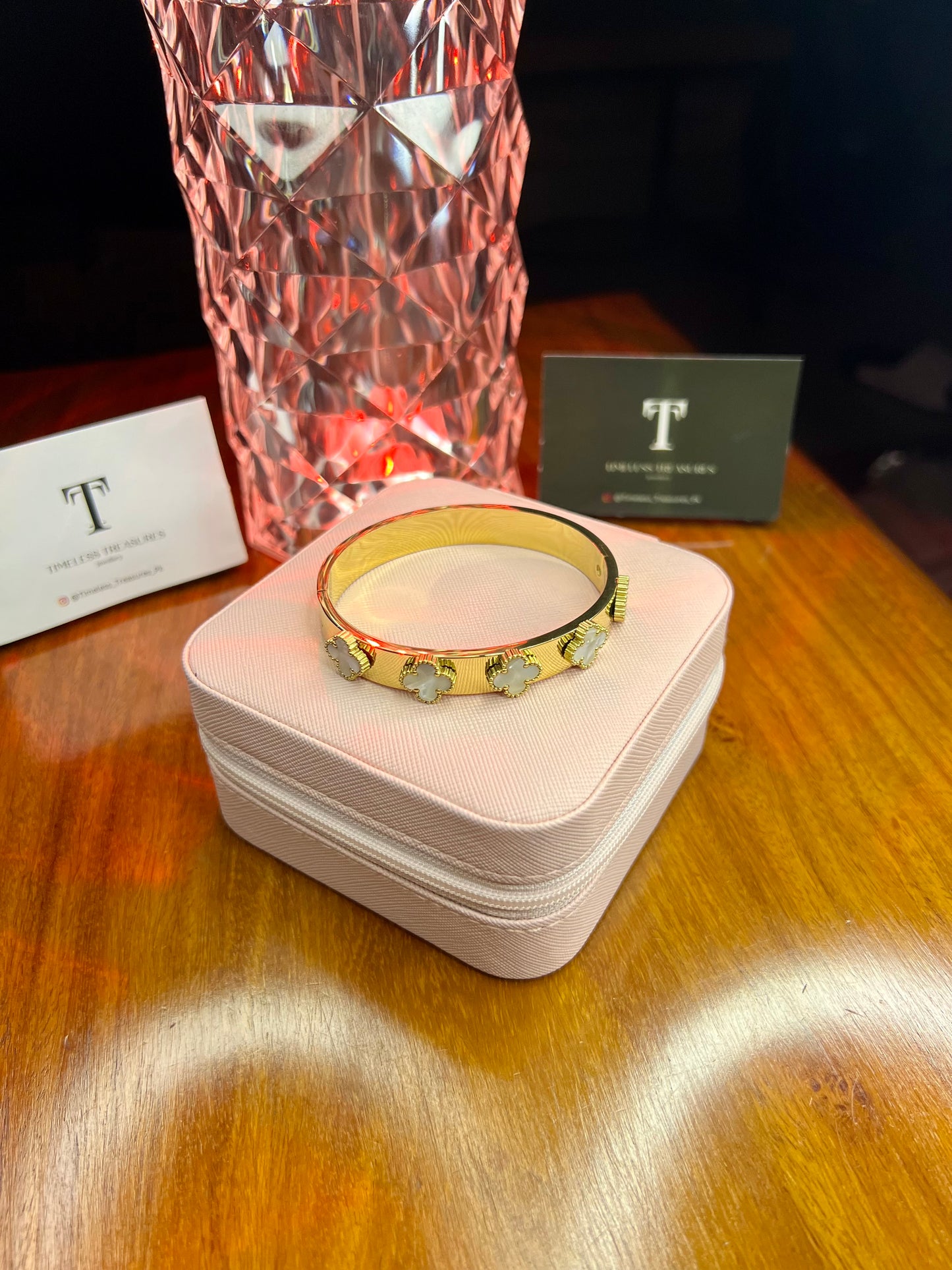 Premium Quality Stainless Steel 18k White Multi clove Luxury Handcuff