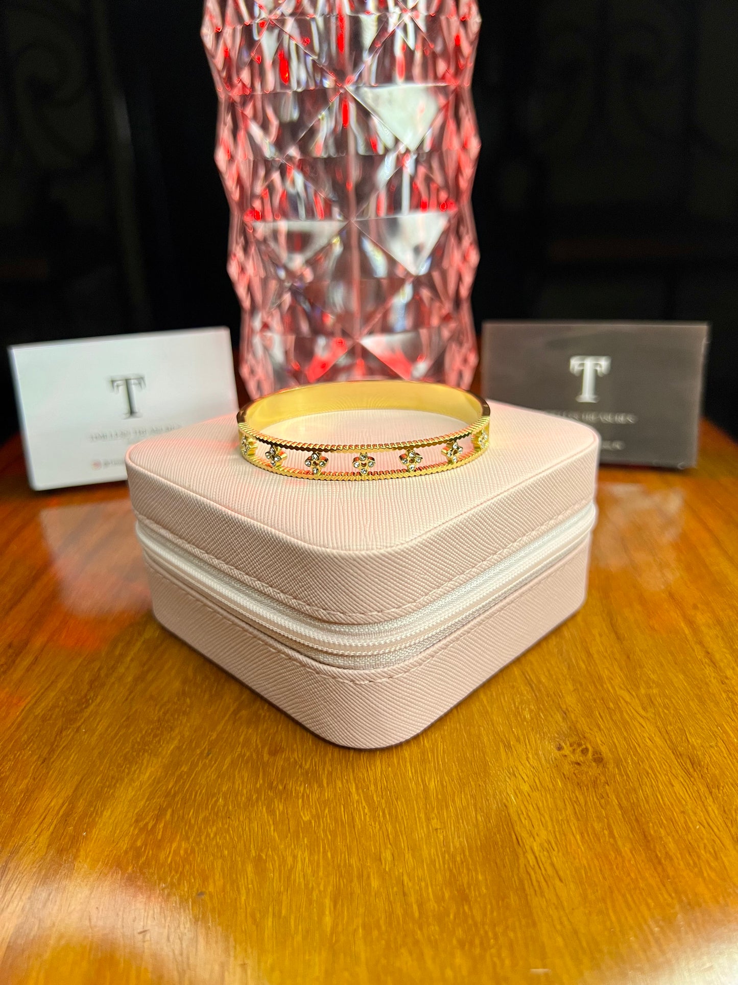 Premium Quality Stainless Steel 18k Multi Clove Stone Handcuff